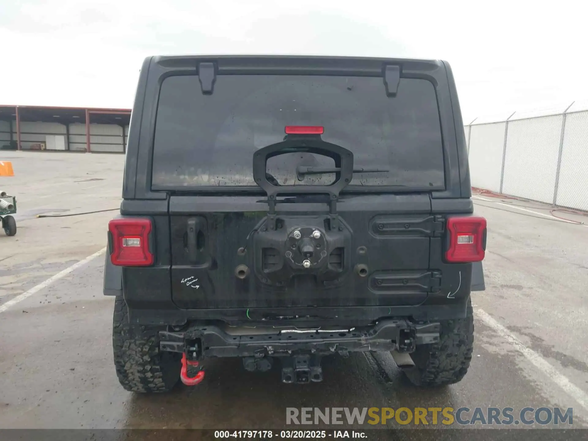 17 Photograph of a damaged car 1C4HJXFG8MW775419 JEEP WRANGLER UNLIMITED 2021