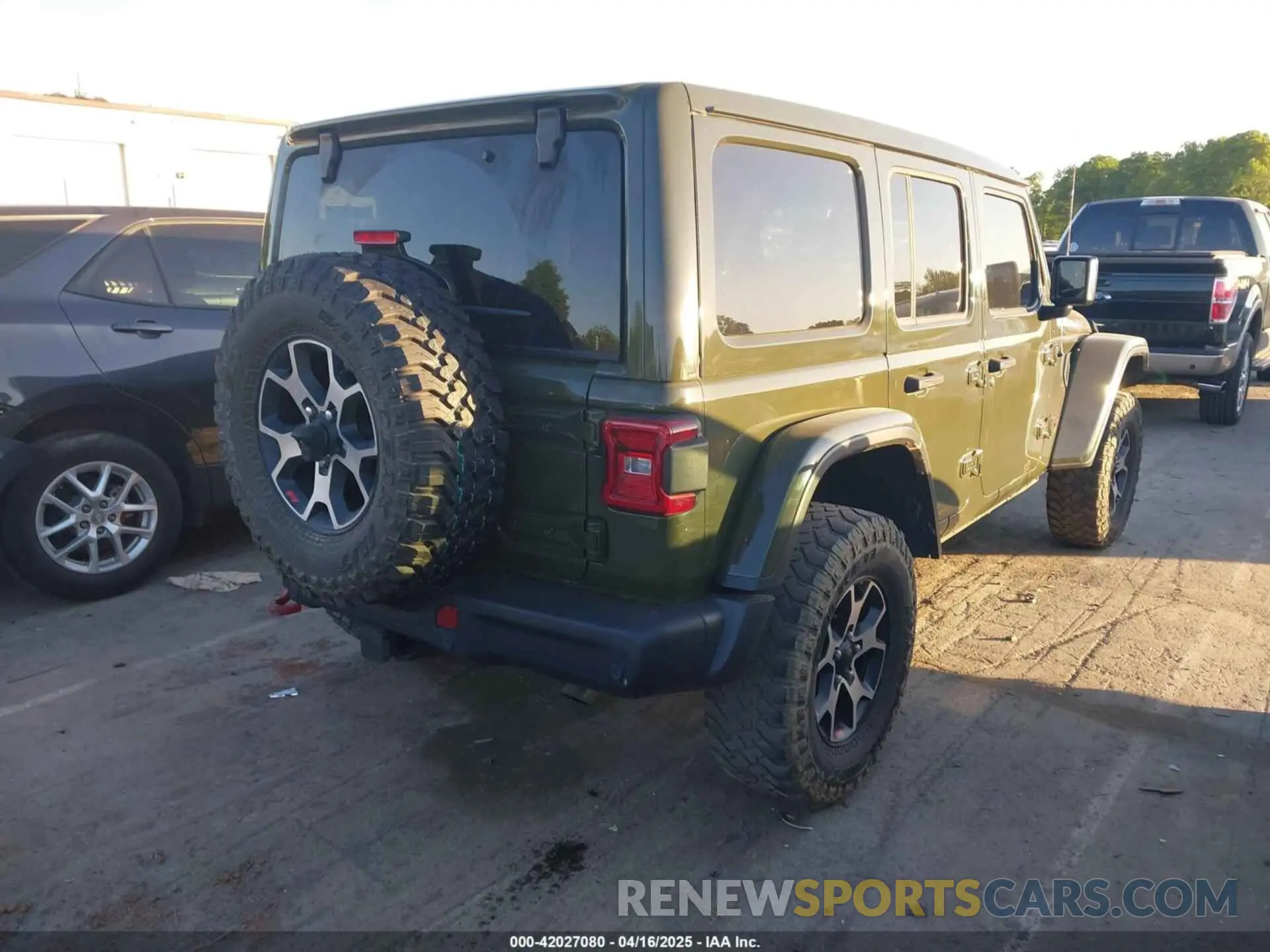 4 Photograph of a damaged car 1C4HJXFN1MW562424 JEEP WRANGLER UNLIMITED 2021