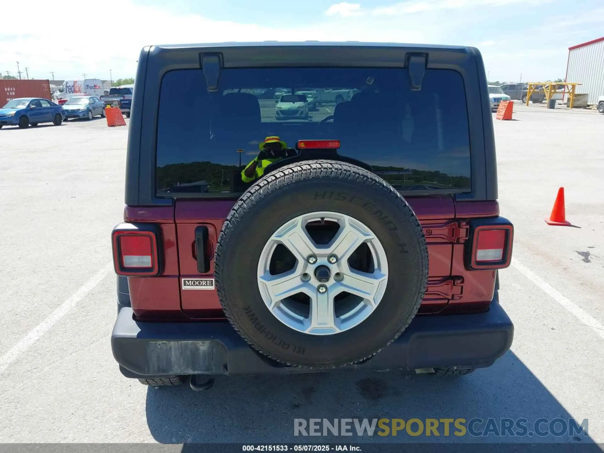 17 Photograph of a damaged car 1C4HJXKNXMW709412 JEEP WRANGLER UNLIMITED 2021