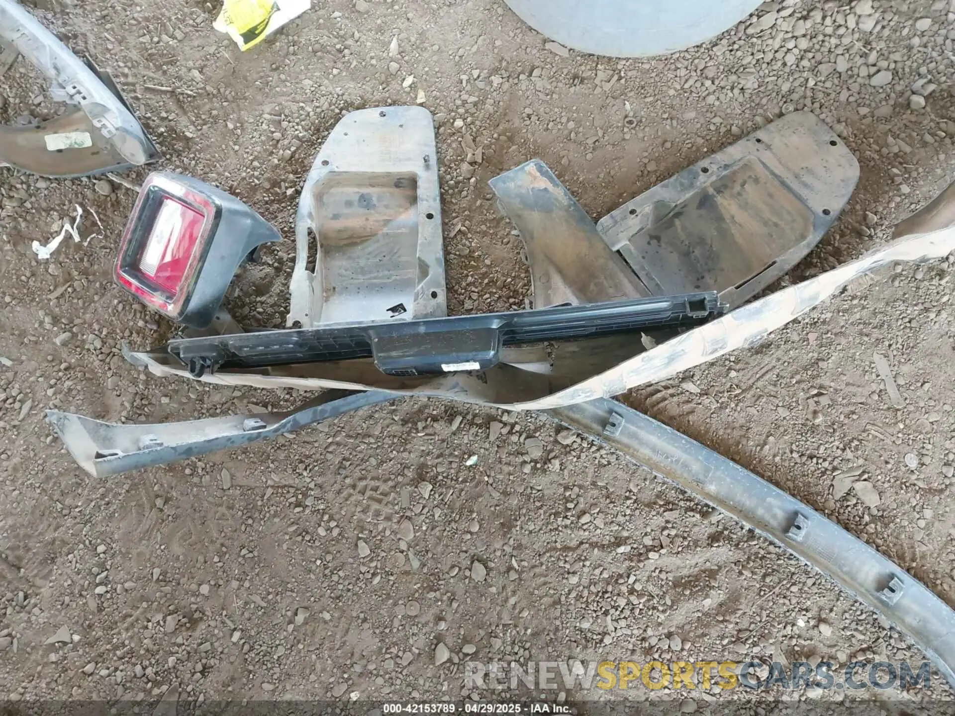 12 Photograph of a damaged car 1C4JJXFM4MW833906 JEEP WRANGLER UNLIMITED 2021
