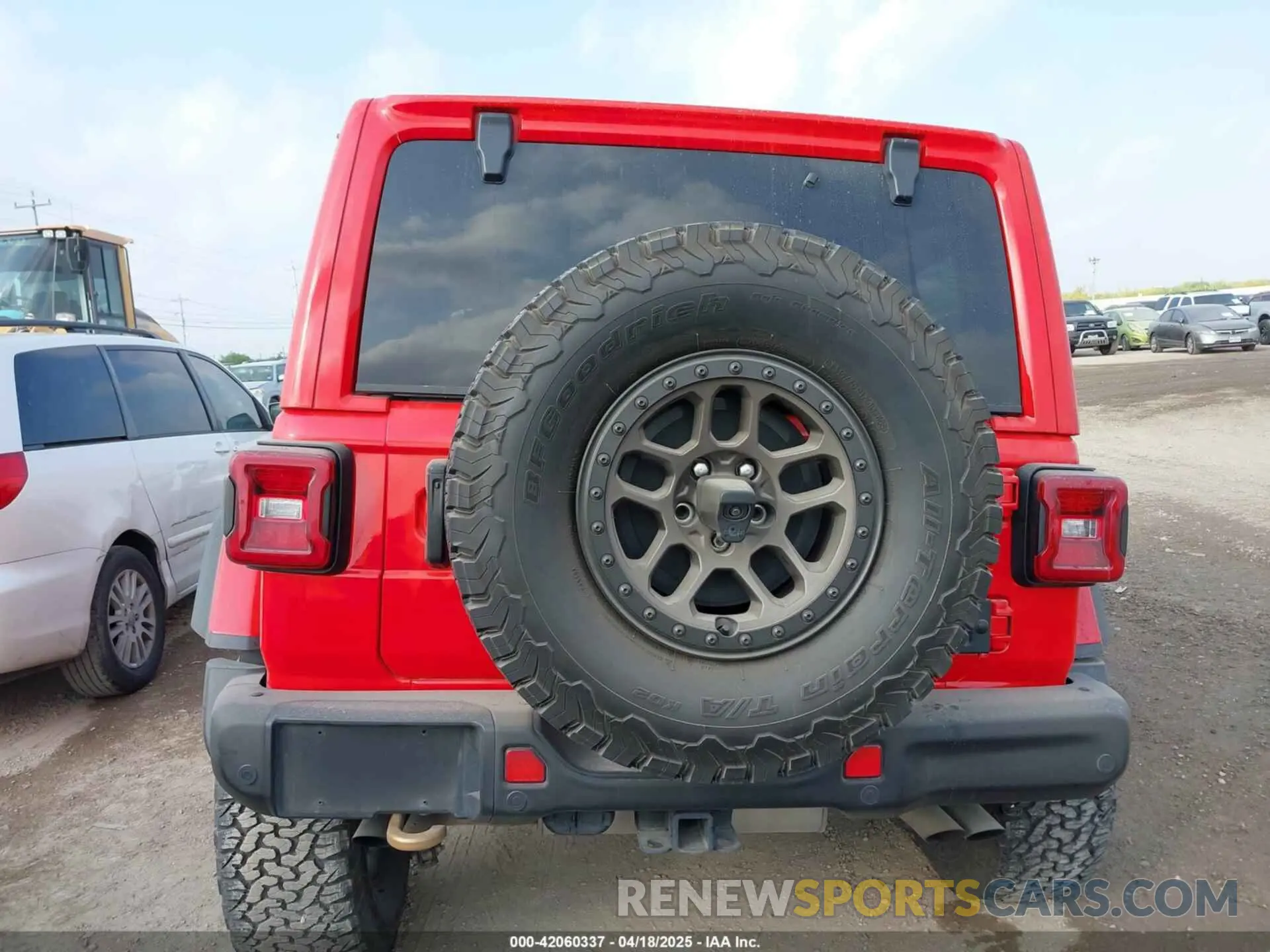 16 Photograph of a damaged car 1C4JJXSJ0MW827483 JEEP WRANGLER UNLIMITED 2021