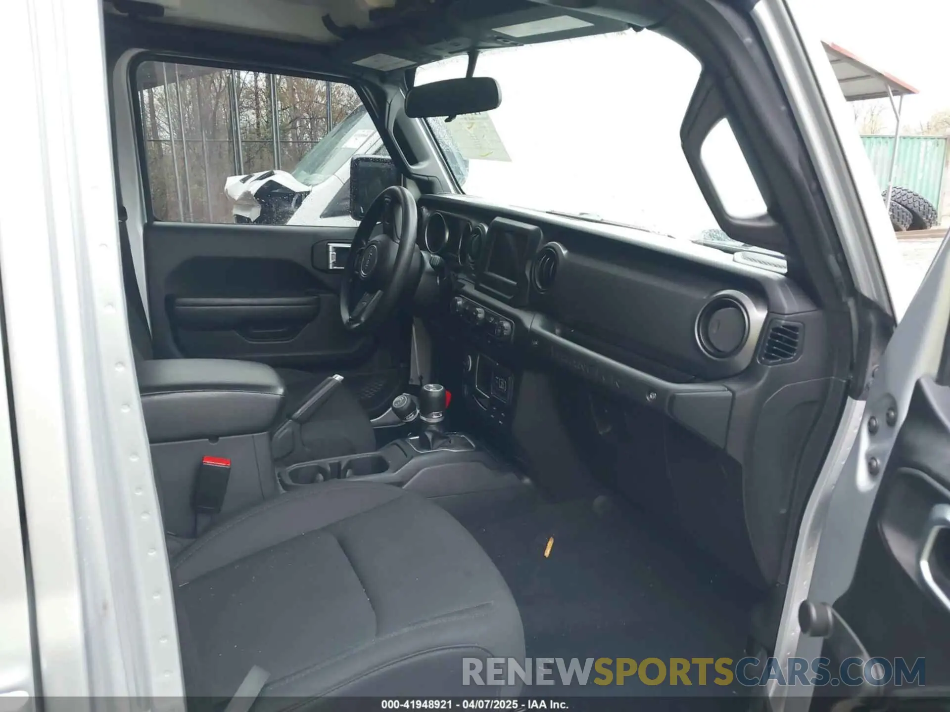 5 Photograph of a damaged car 1C4HJXDM9NW272685 JEEP WRANGLER UNLIMITED 2022