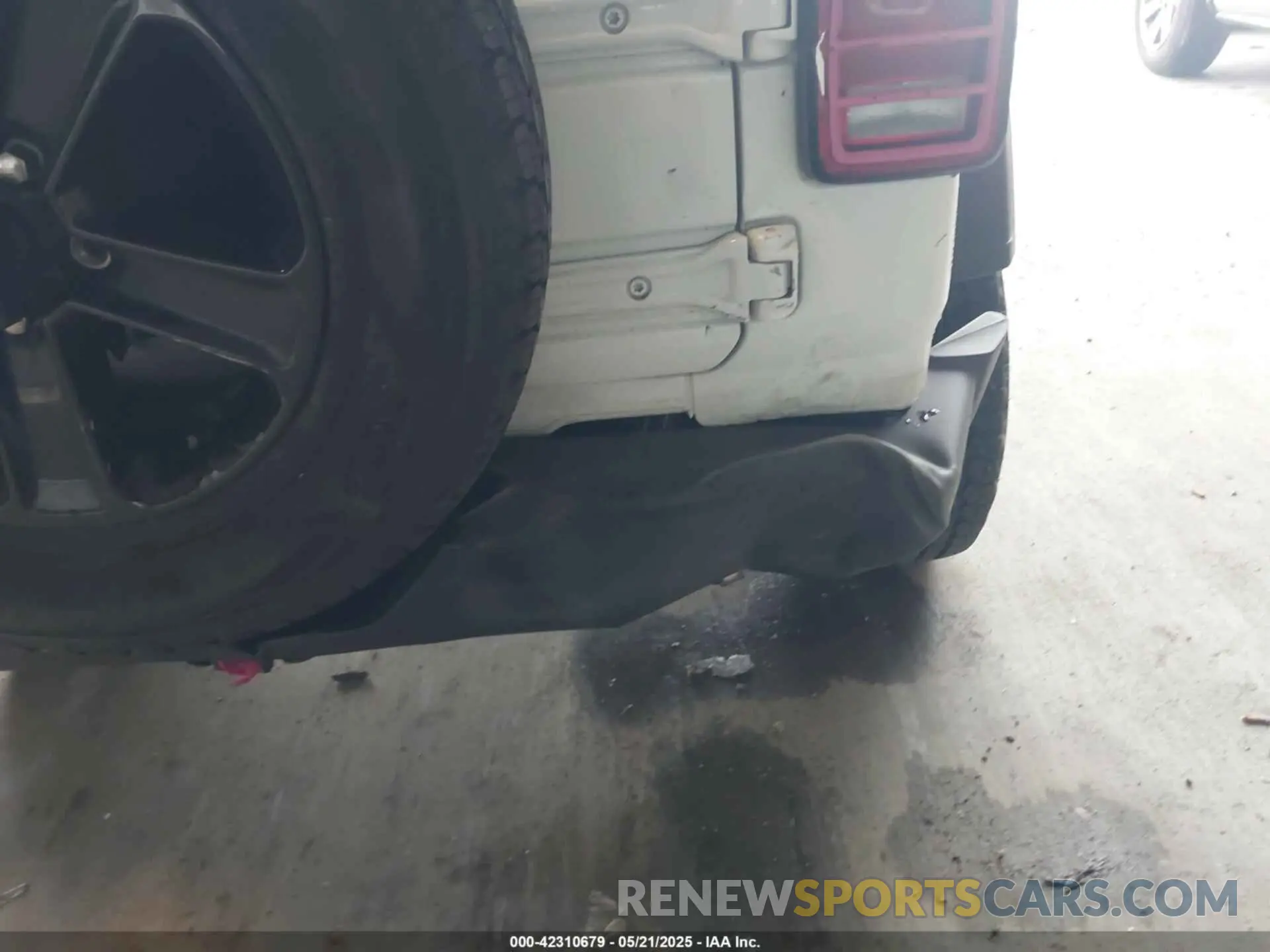 6 Photograph of a damaged car 1C4HJXDN1NW223425 JEEP WRANGLER UNLIMITED 2022
