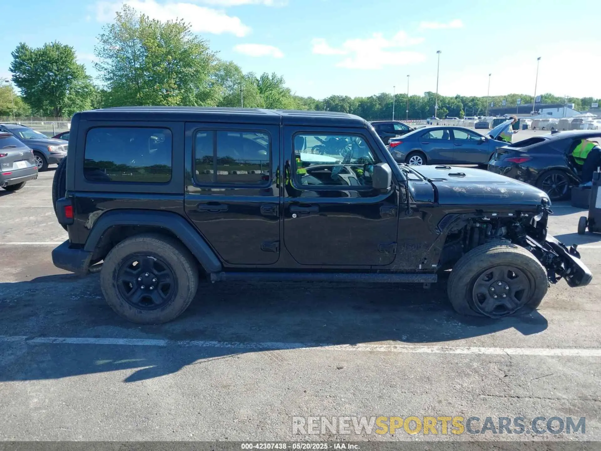 13 Photograph of a damaged car 1C4HJXDN4NW255589 JEEP WRANGLER UNLIMITED 2022