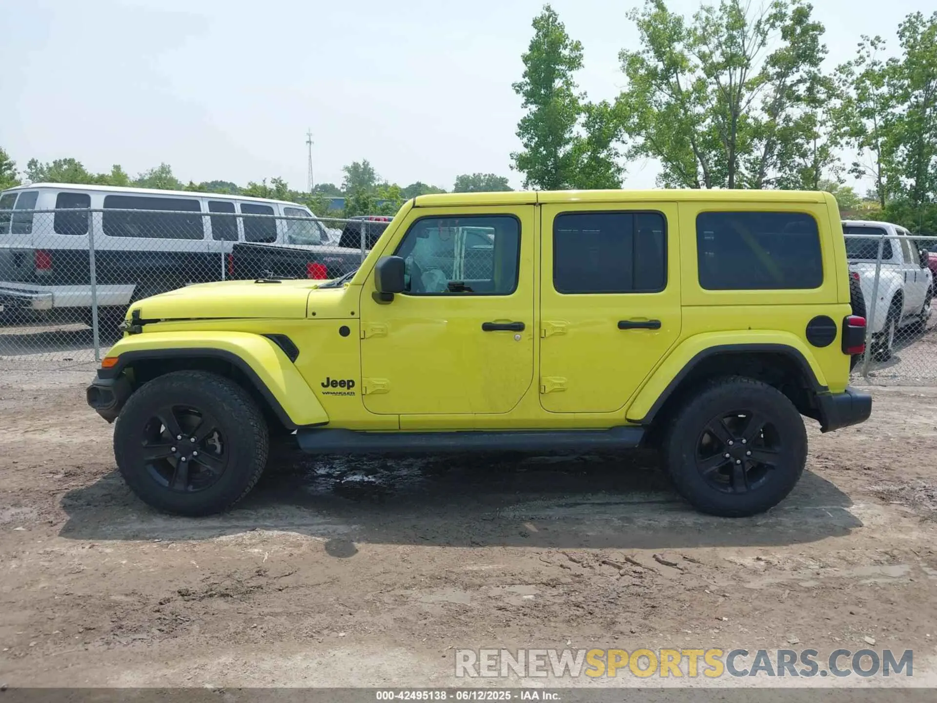13 Photograph of a damaged car 1C4HJXEG7NW215698 JEEP WRANGLER UNLIMITED 2022