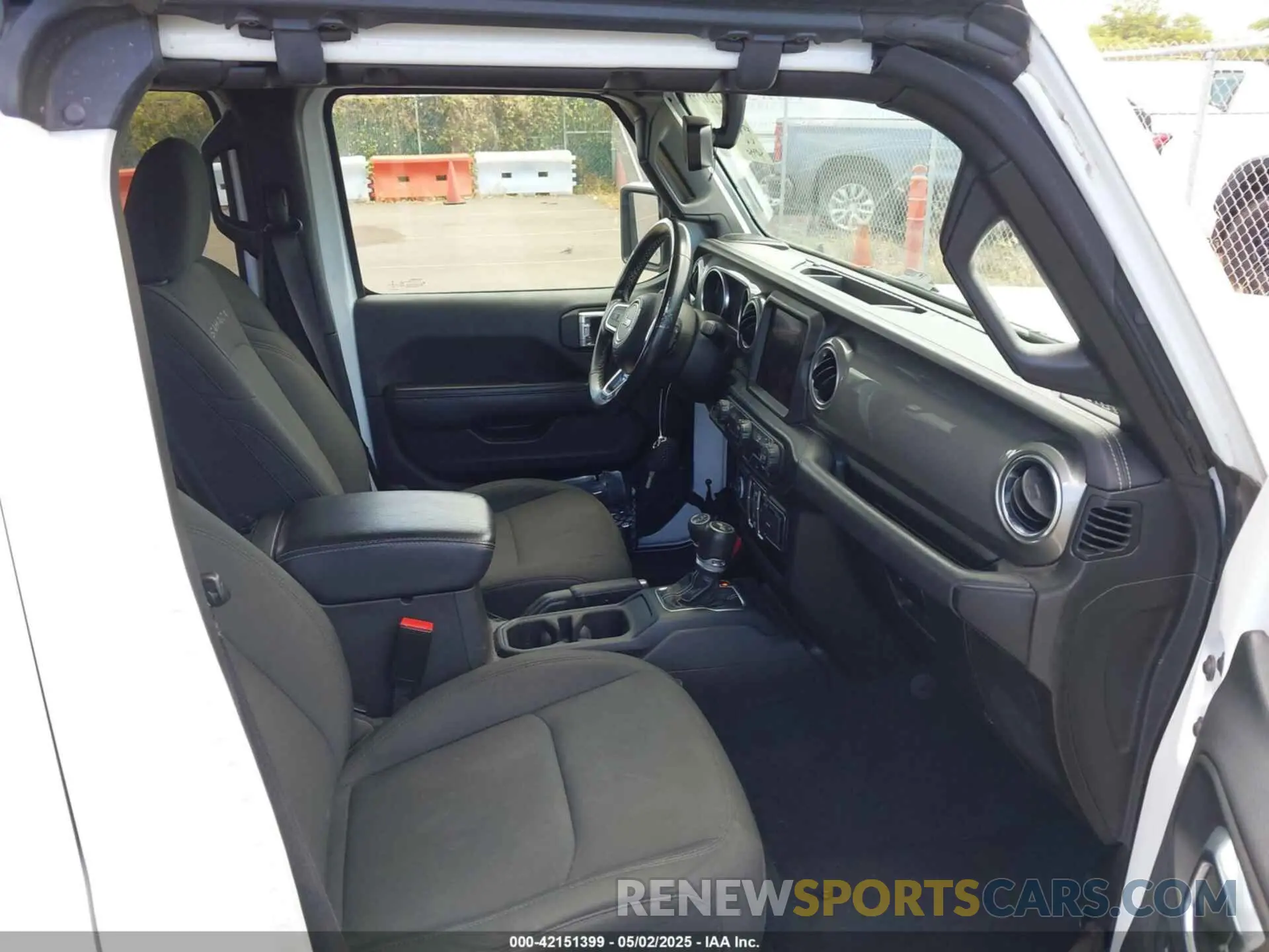5 Photograph of a damaged car 1C4HJXEN0NW151017 JEEP WRANGLER UNLIMITED 2022