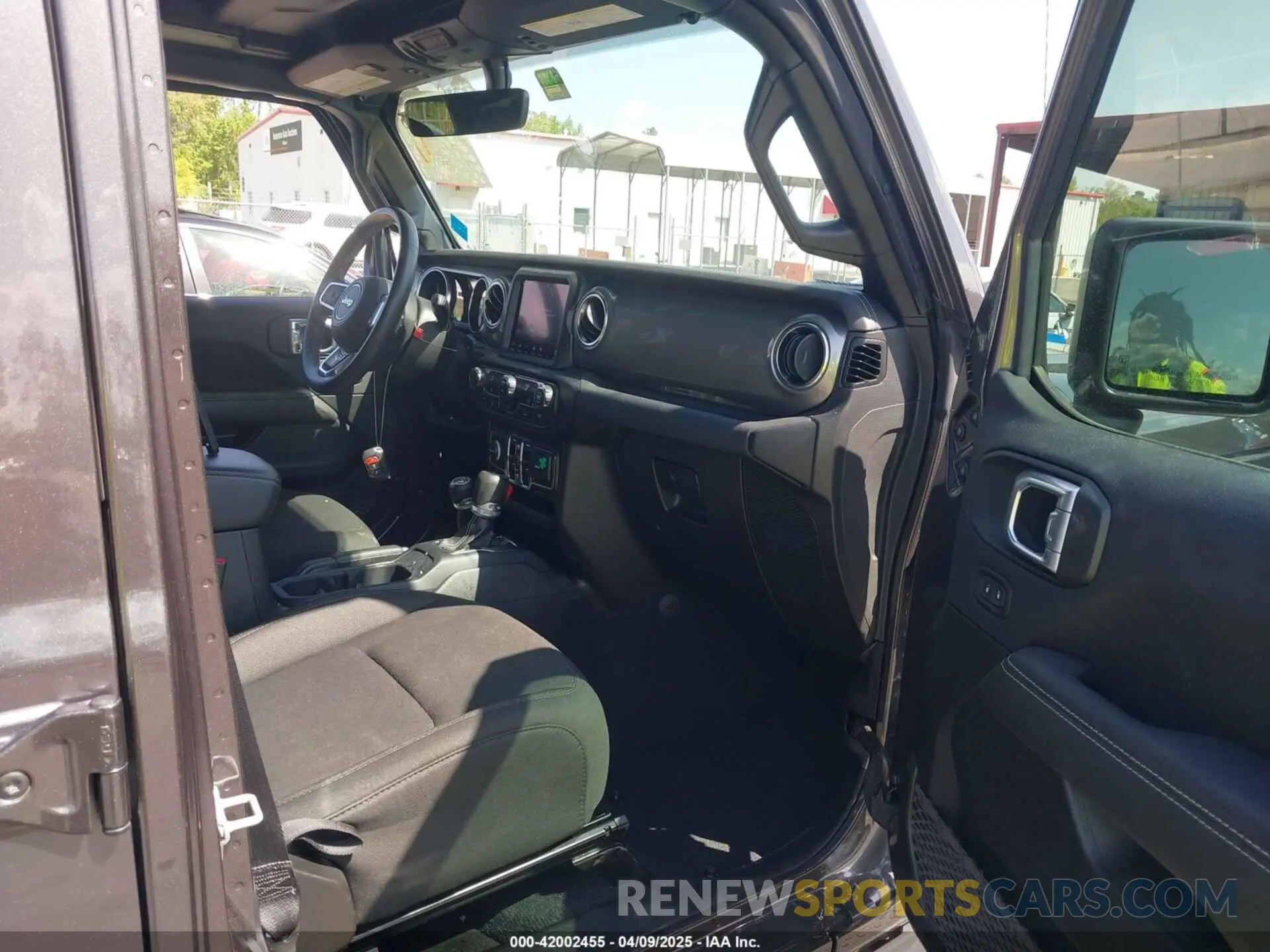 5 Photograph of a damaged car 1C4HJXEN2NW194502 JEEP WRANGLER UNLIMITED 2022