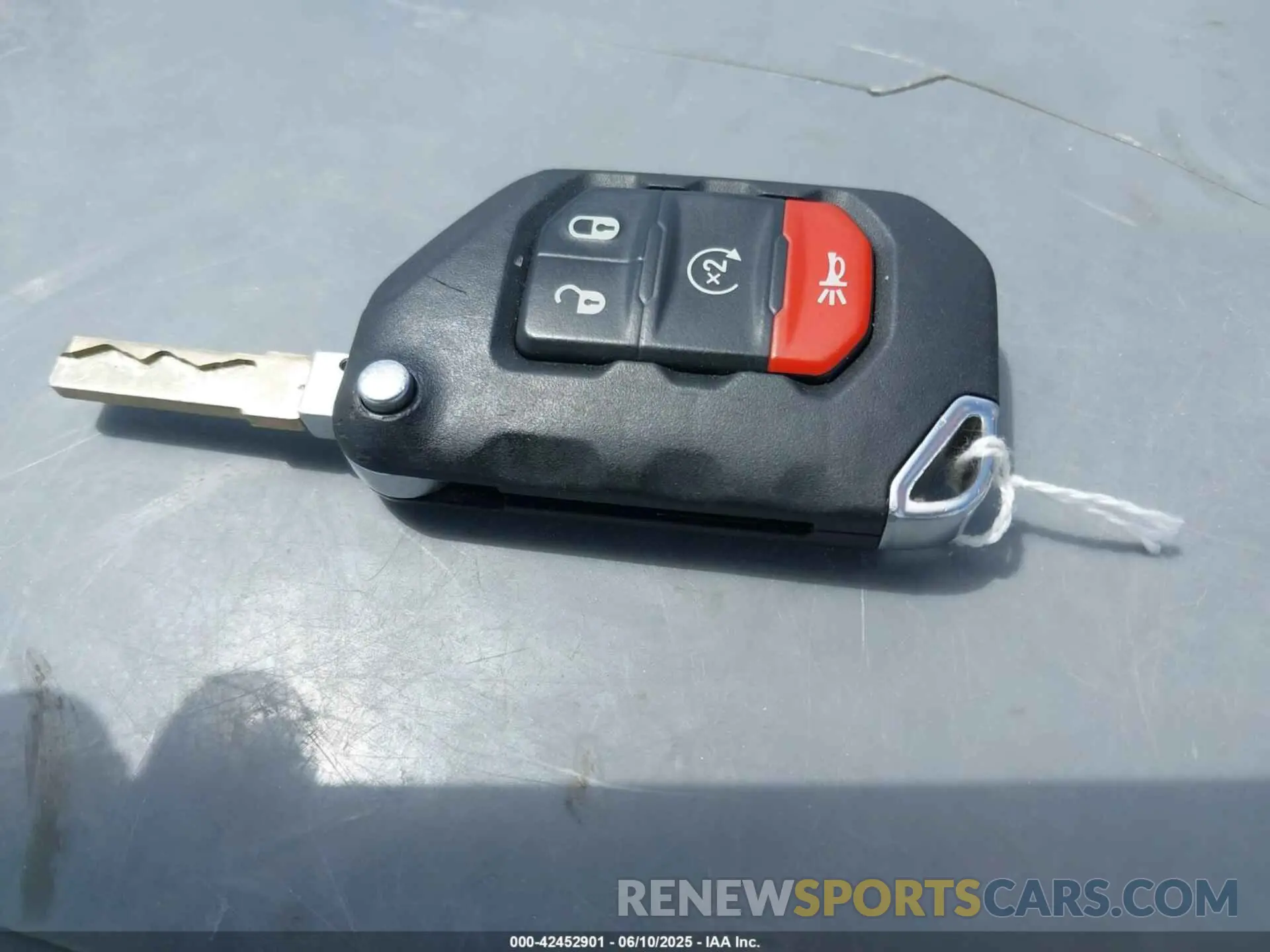 11 Photograph of a damaged car 1C4HJXEN5NW144922 JEEP WRANGLER UNLIMITED 2022
