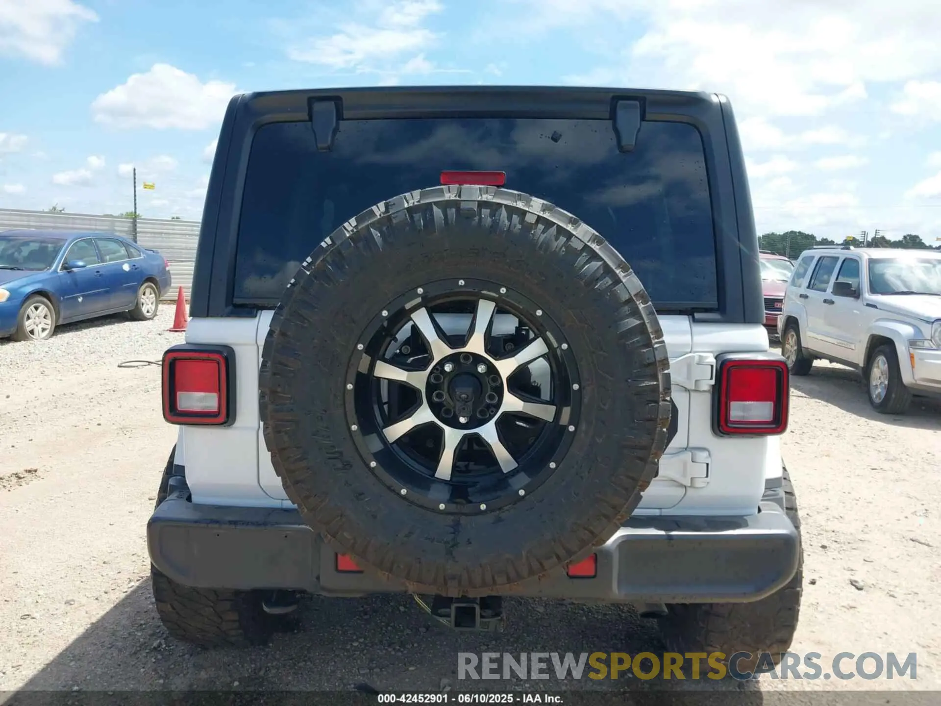 16 Photograph of a damaged car 1C4HJXEN5NW144922 JEEP WRANGLER UNLIMITED 2022