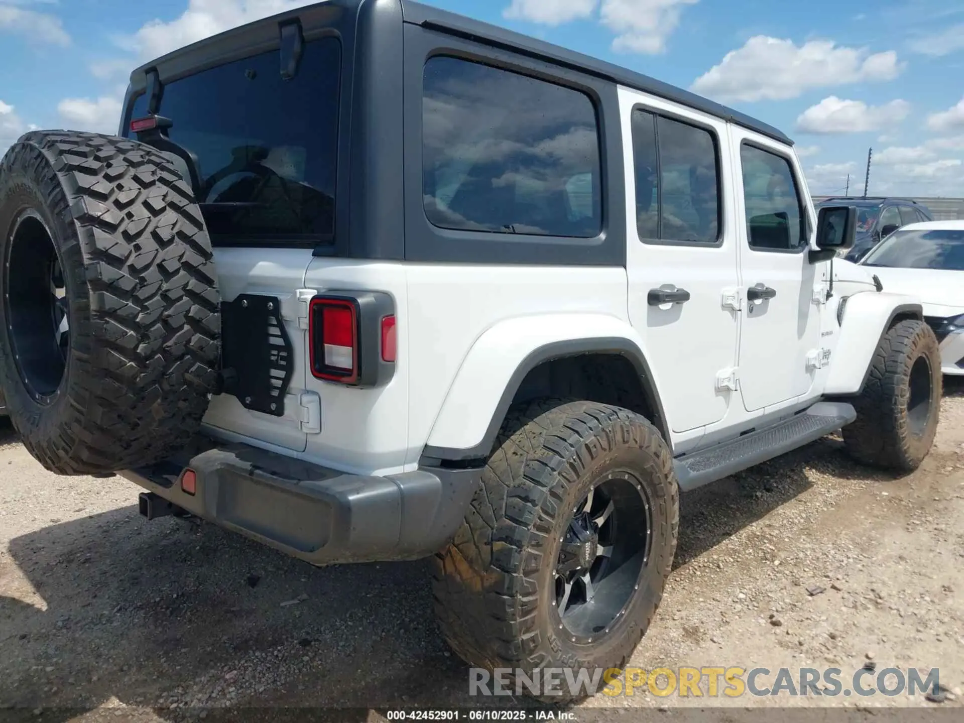4 Photograph of a damaged car 1C4HJXEN5NW144922 JEEP WRANGLER UNLIMITED 2022