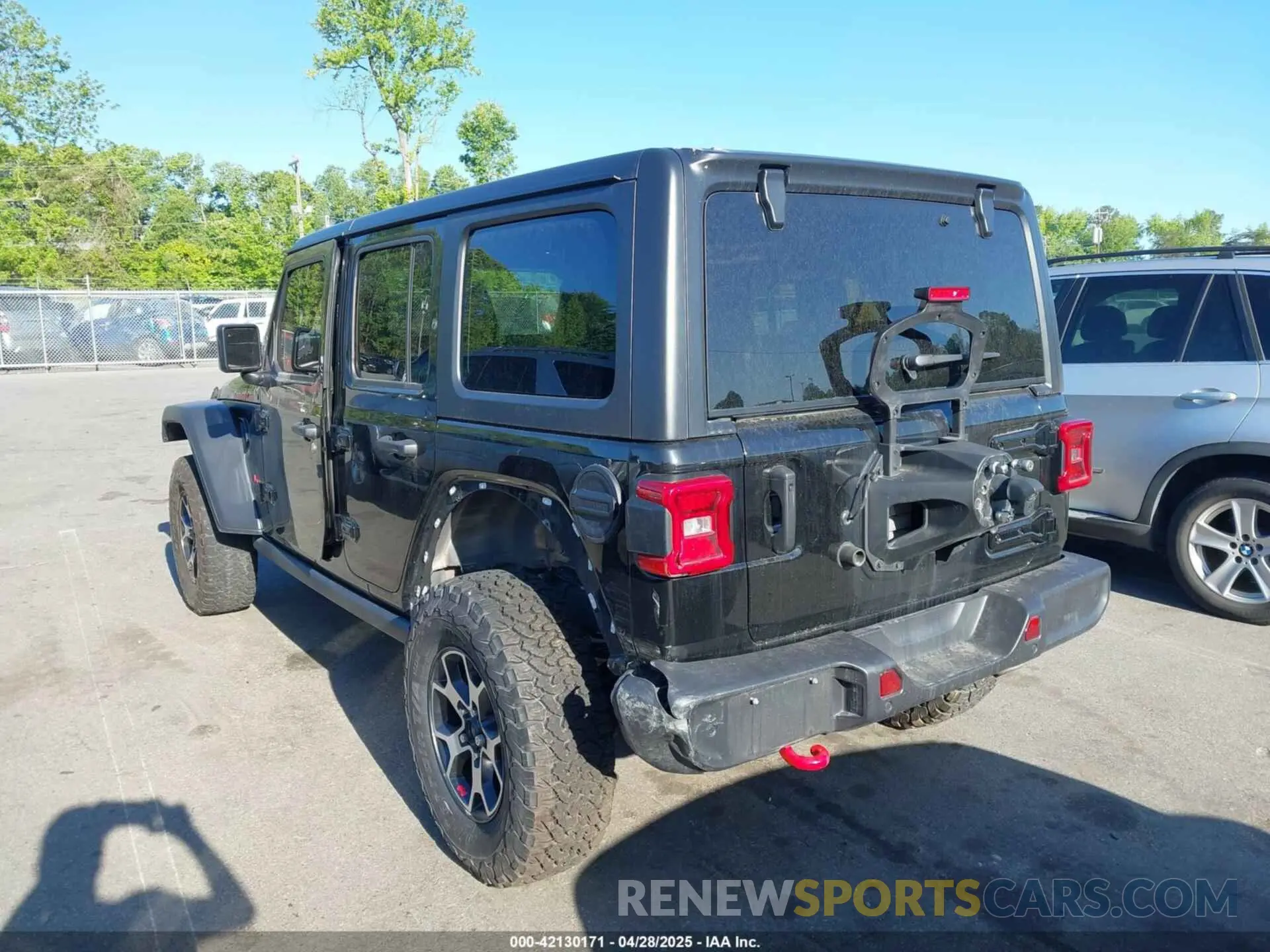 3 Photograph of a damaged car 1C4HJXFNXNW149063 JEEP WRANGLER UNLIMITED 2022