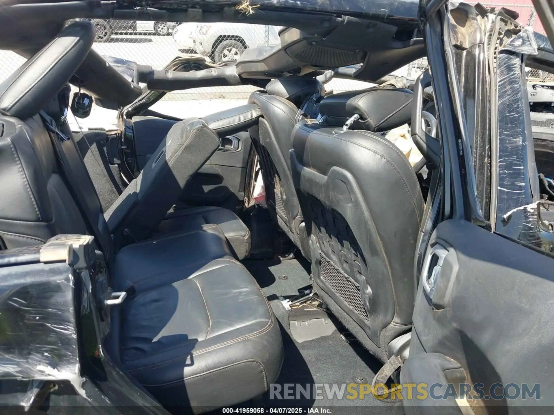 8 Photograph of a damaged car 1C4JJXSJXNW213946 JEEP WRANGLER UNLIMITED 2022