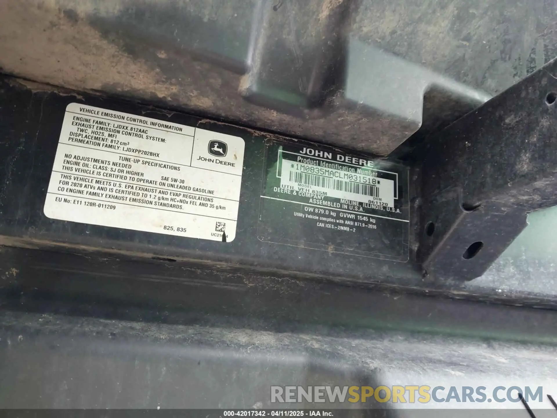 9 Photograph of a damaged car 1M0835MACLM031518 JOHN DEERE GATOR 2020