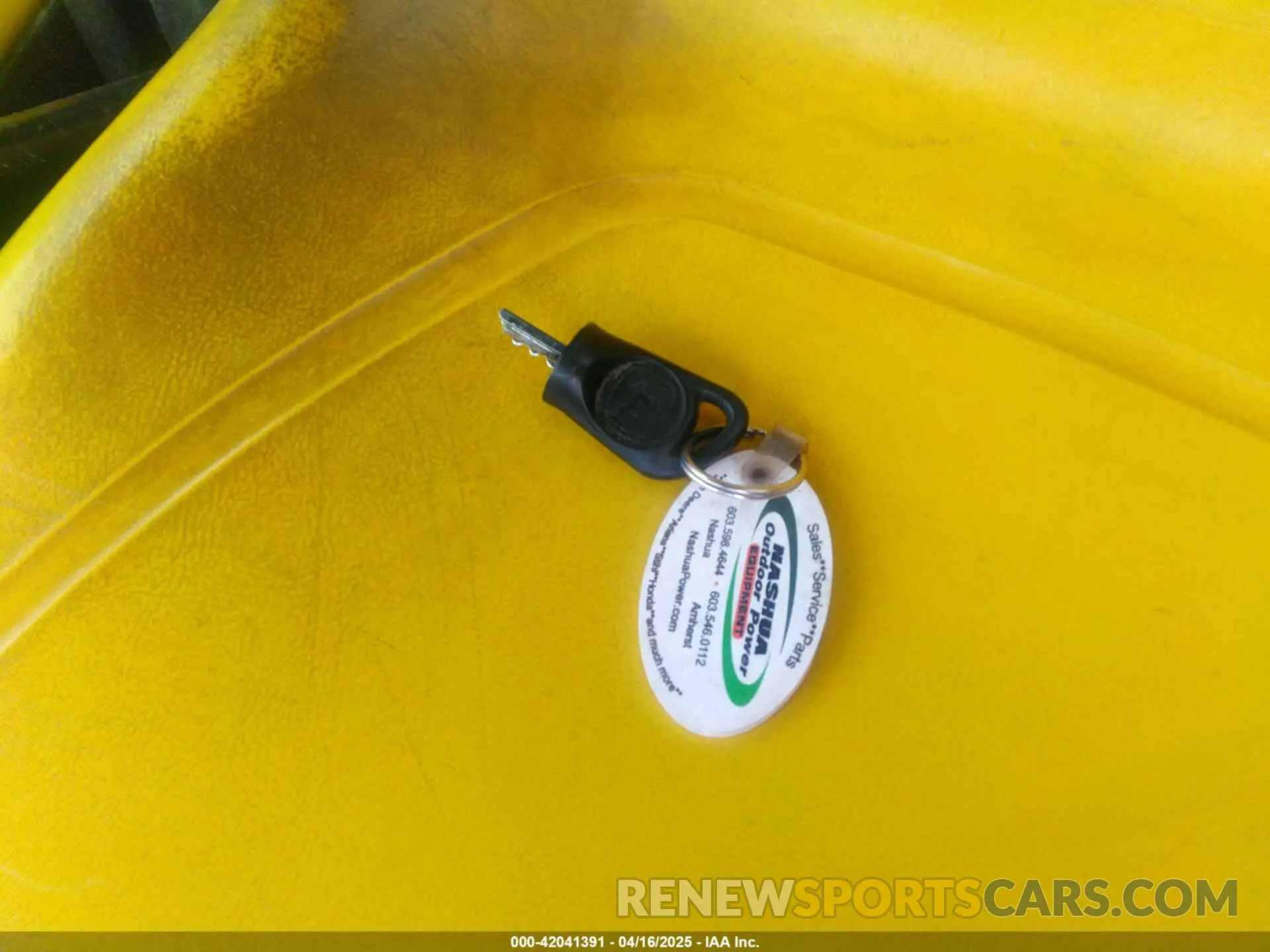 11 Photograph of a damaged car 1M04X2SJELM150682 JOHN DEERE GATOR 4S 4X2 2020