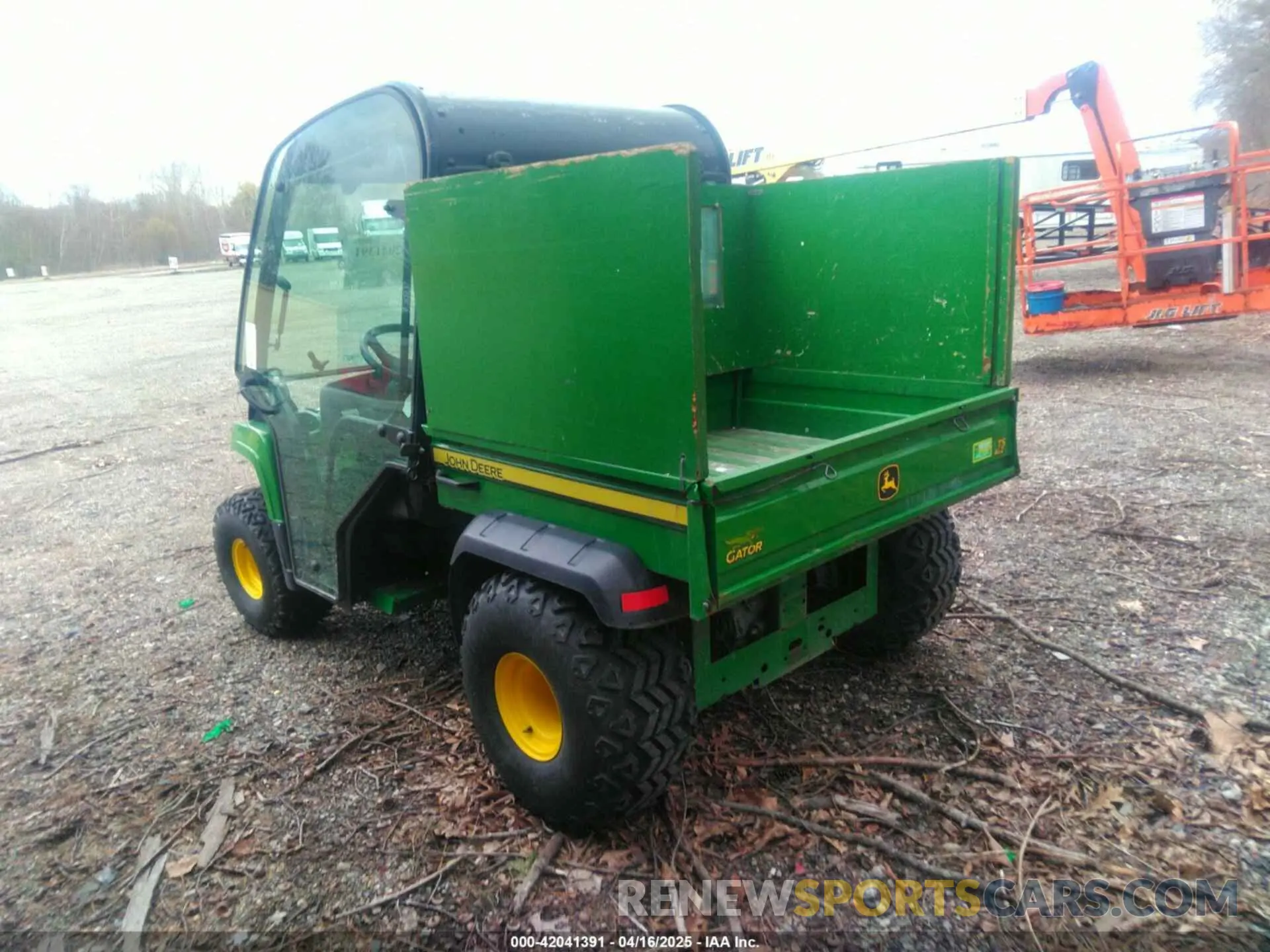 3 Photograph of a damaged car 1M04X2SJELM150682 JOHN DEERE GATOR 4S 4X2 2020