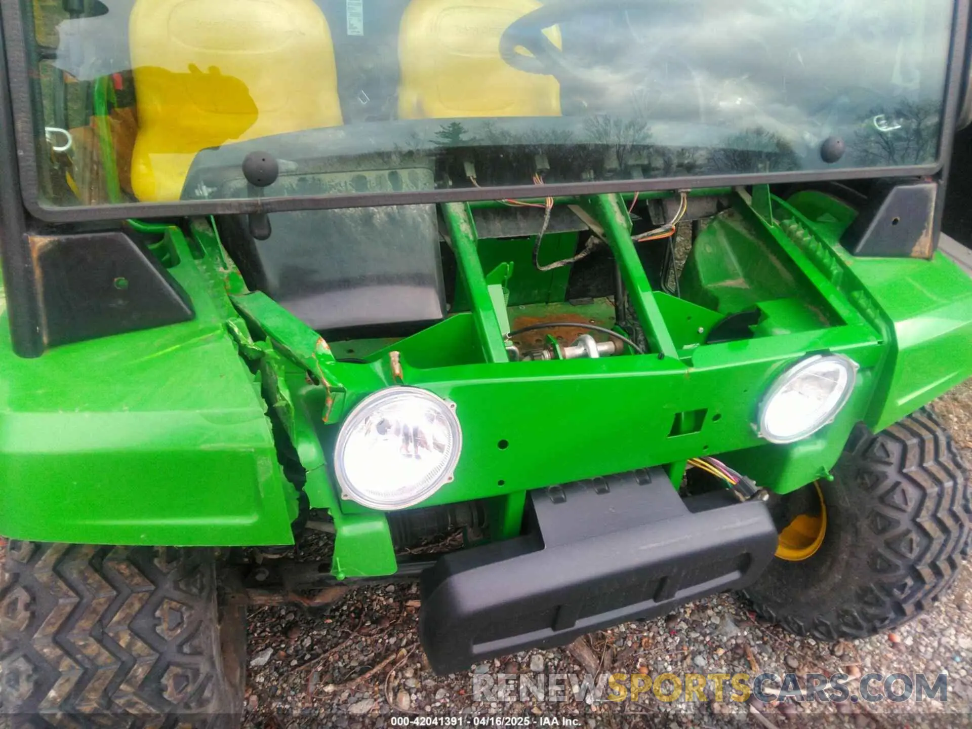 6 Photograph of a damaged car 1M04X2SJELM150682 JOHN DEERE GATOR 4S 4X2 2020