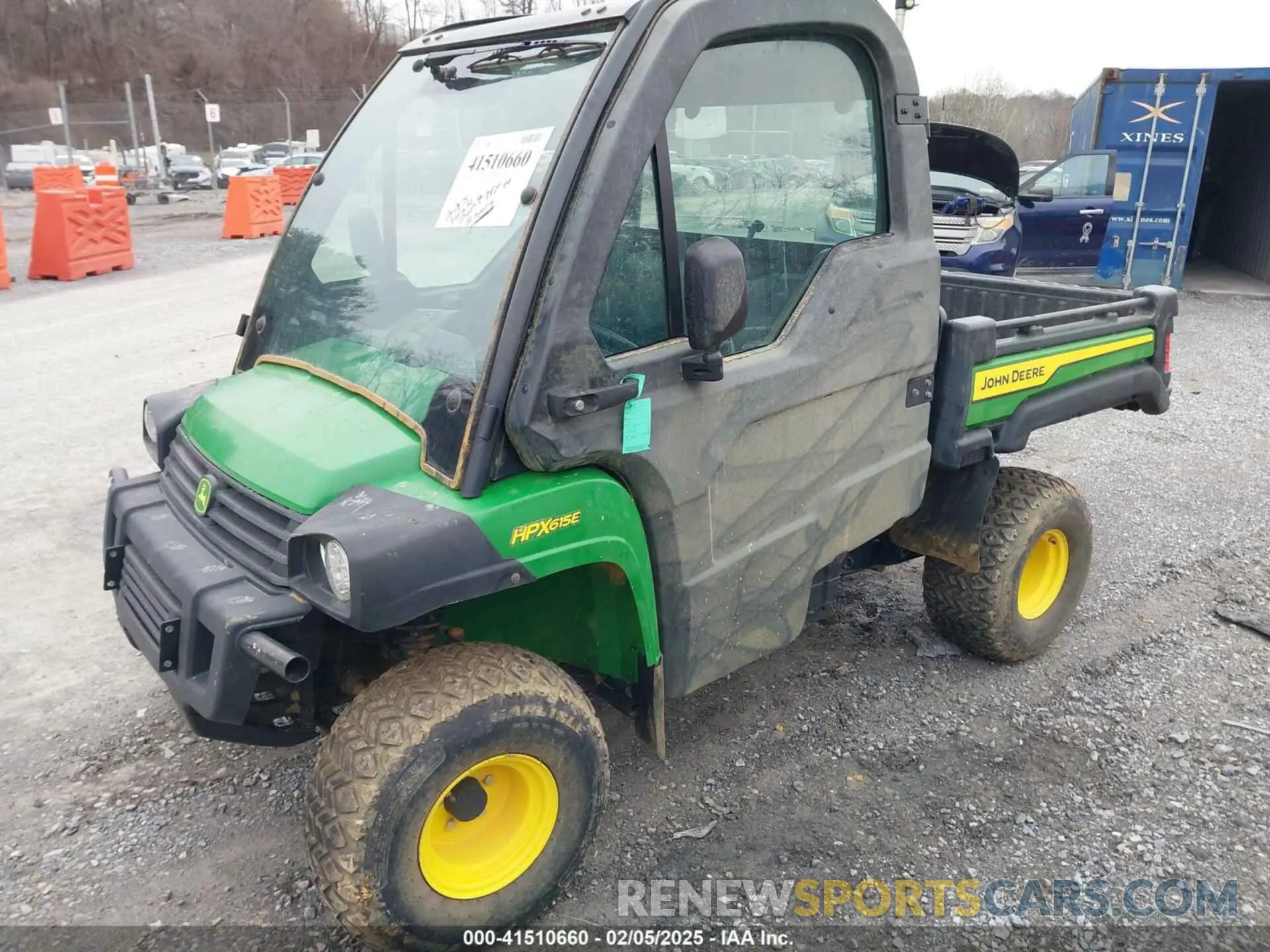 2 Photograph of a damaged car 1M0615EAPPM060417 JOHN DEERE HPX615E 2023