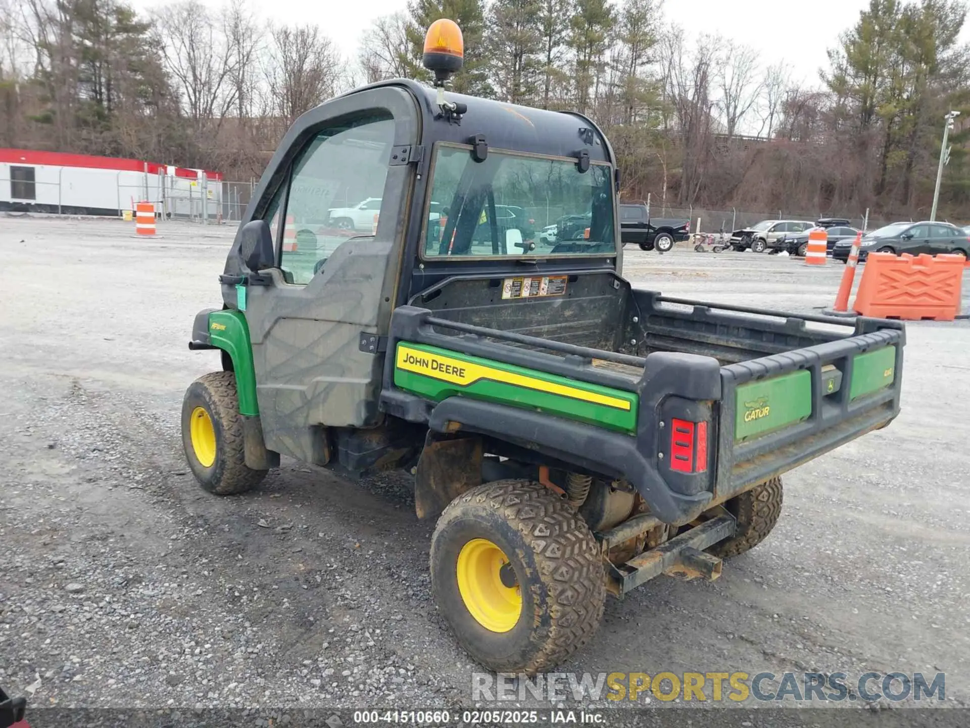 3 Photograph of a damaged car 1M0615EAPPM060417 JOHN DEERE HPX615E 2023