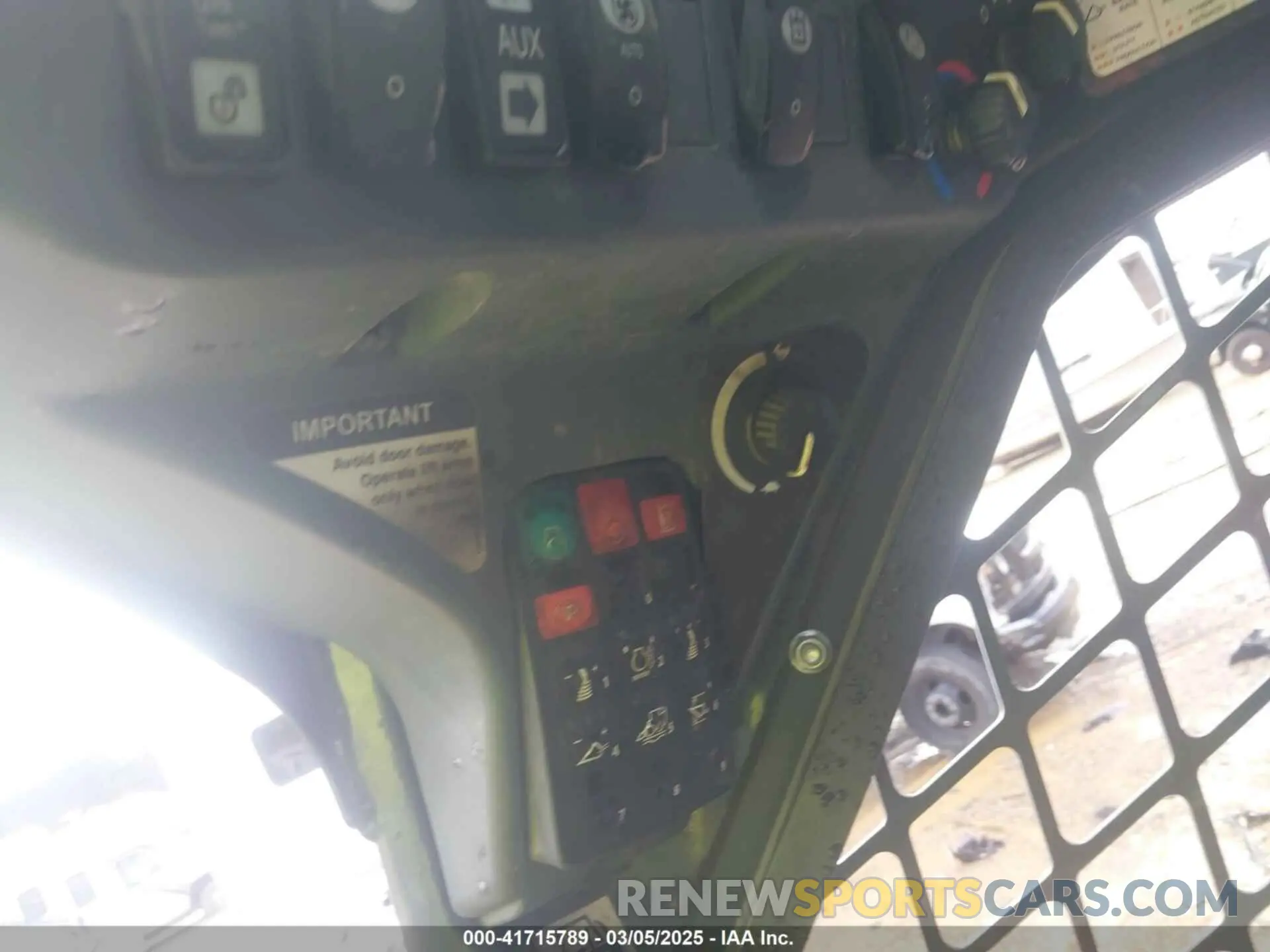 7 Фотография поврежденного автомобиля 1T0333GMJLF388475 JOHN DEERE SKIDSTEER 333G 2020