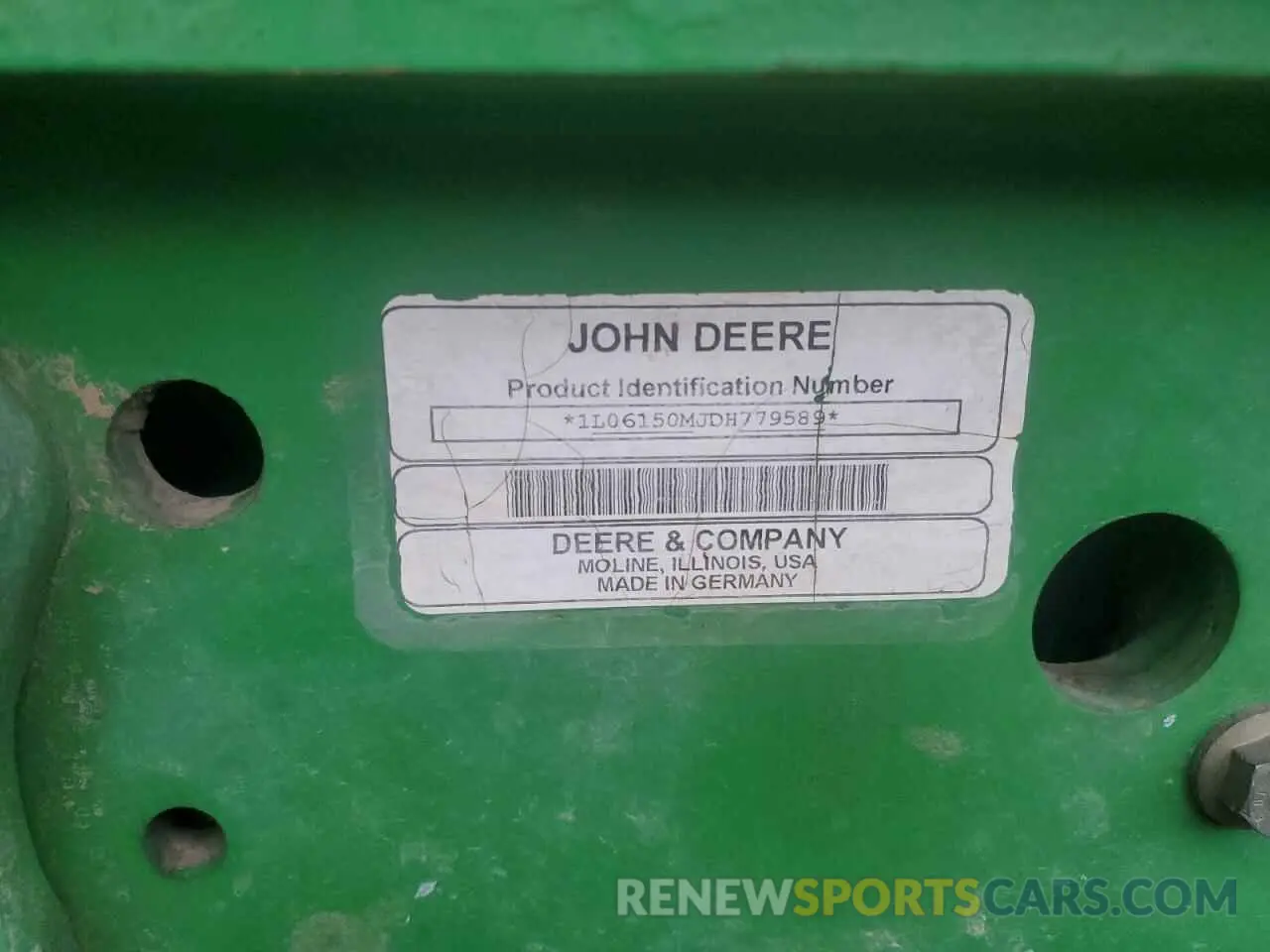 10 Photograph of a damaged car 1L06150MJDH779589 JOHN DEERE TRACTOR 2020