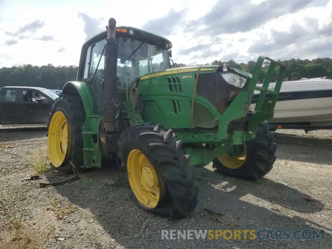 4 Photograph of a damaged car 1L06150MJDH779589 JOHN DEERE TRACTOR 2020