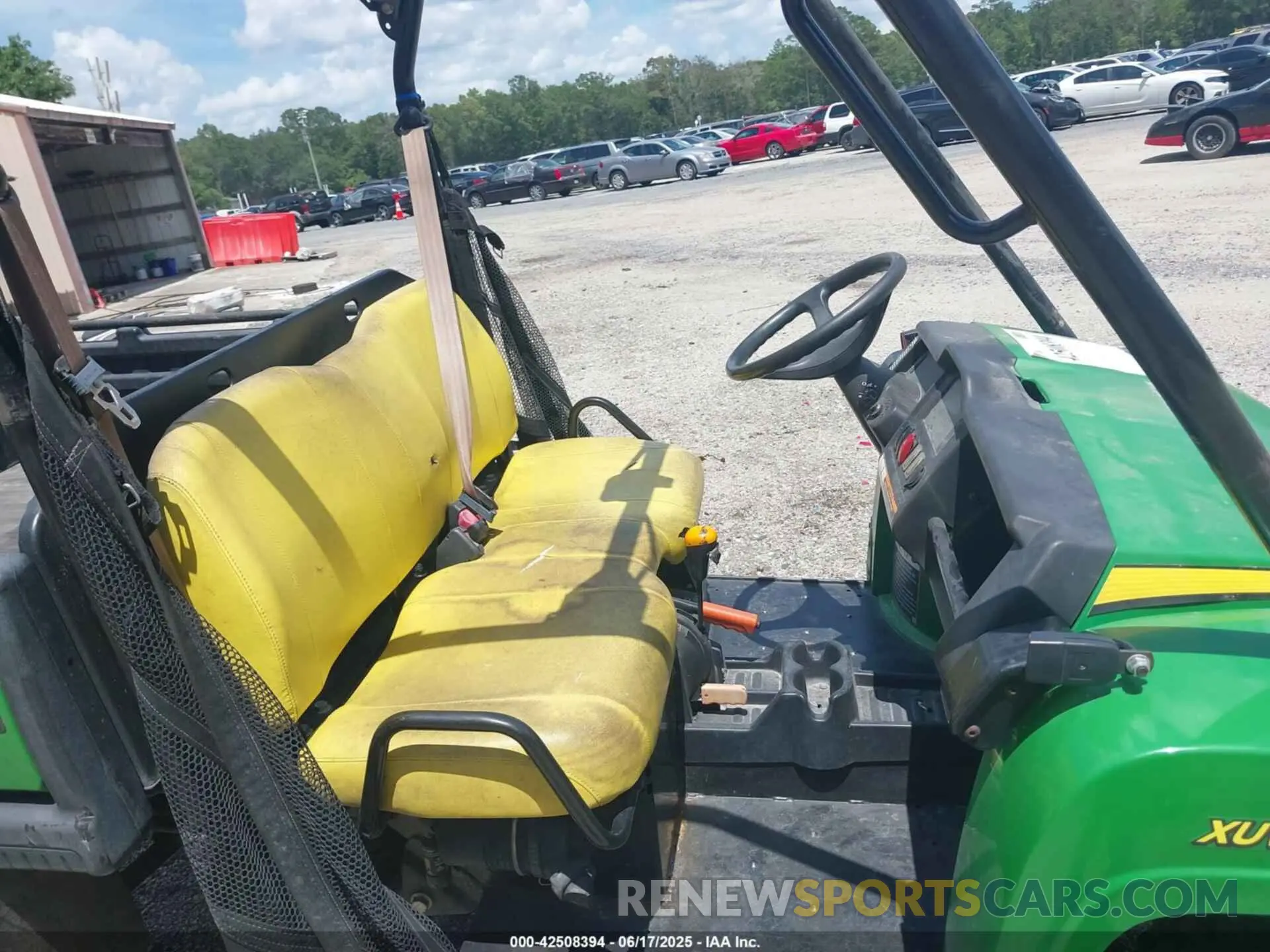 5 Photograph of a damaged car 1M0855MAPKM020393 JOHN DEERE XUV855M GATOR 2019