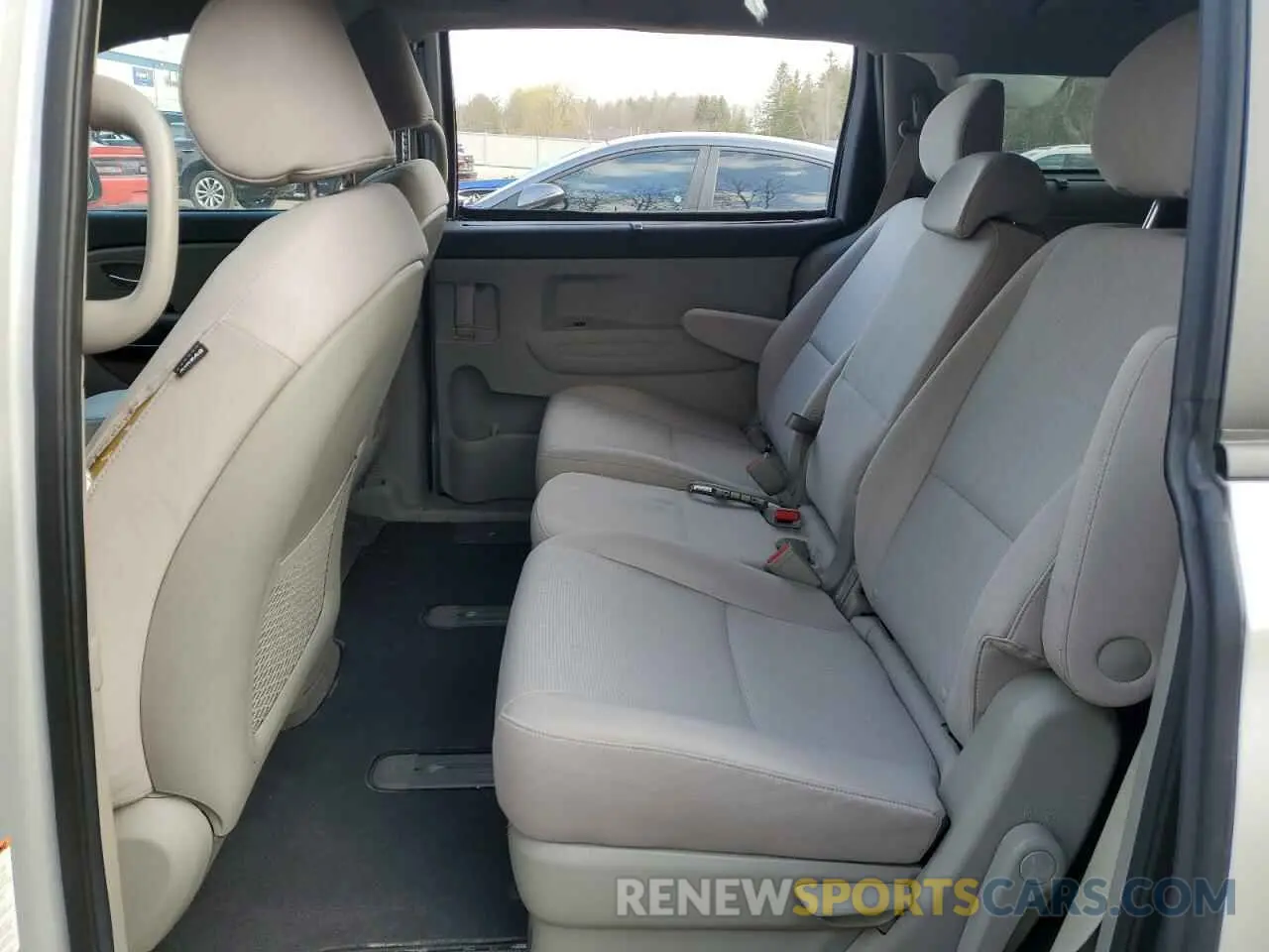 11 Photograph of a damaged car KNDMB5C10K6459218 KIA All Models 2019