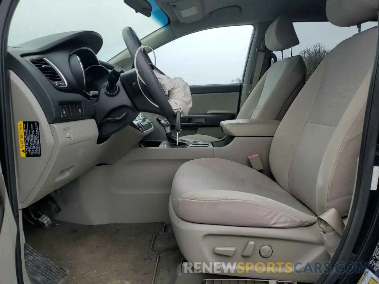 7 Фотография поврежденного автомобиля KNDMB5C13K6564982 KIA All Models 2019