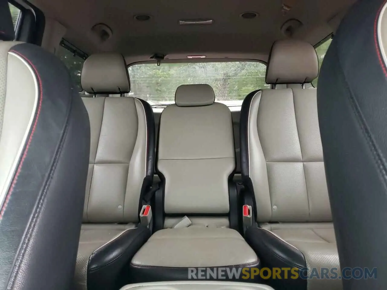 10 Photograph of a damaged car KNDMB5C14K6503365 KIA All Models 2019