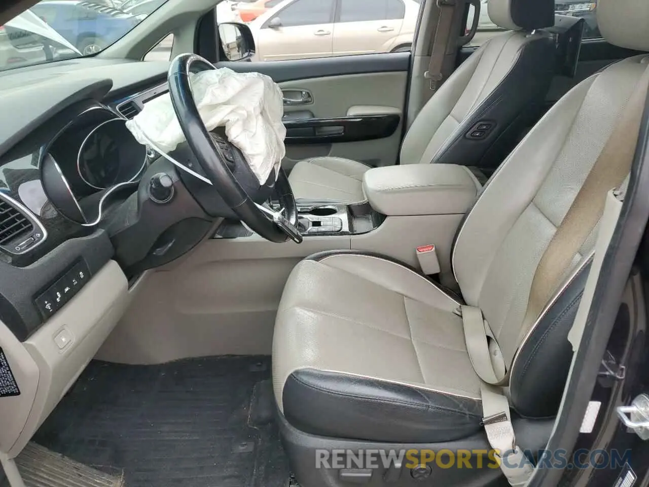 7 Photograph of a damaged car KNDMC5C1XK6538201 KIA All Models 2019