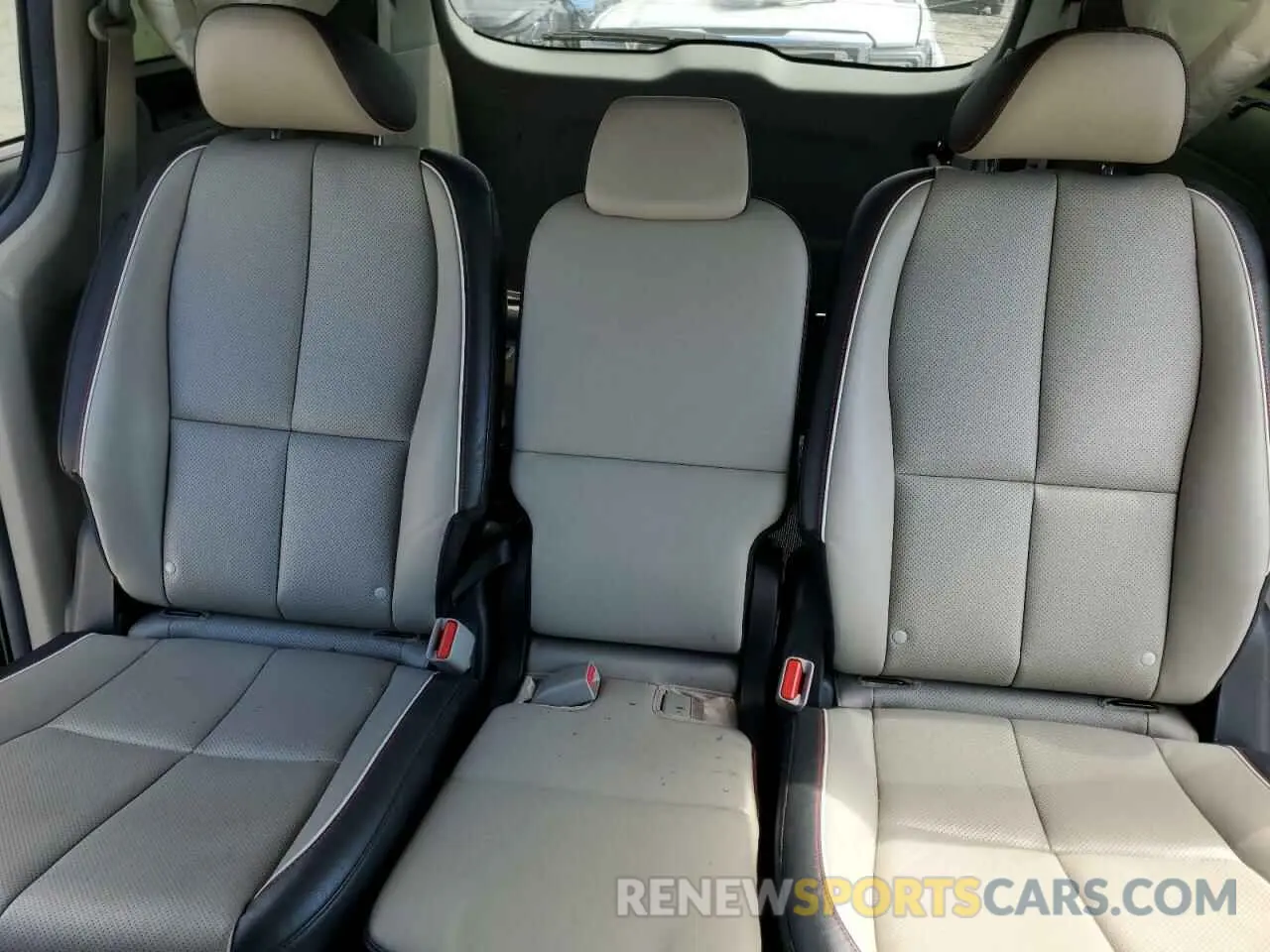 10 Фотография поврежденного автомобиля KNDMB5C14L6647578 KIA All Models 2020