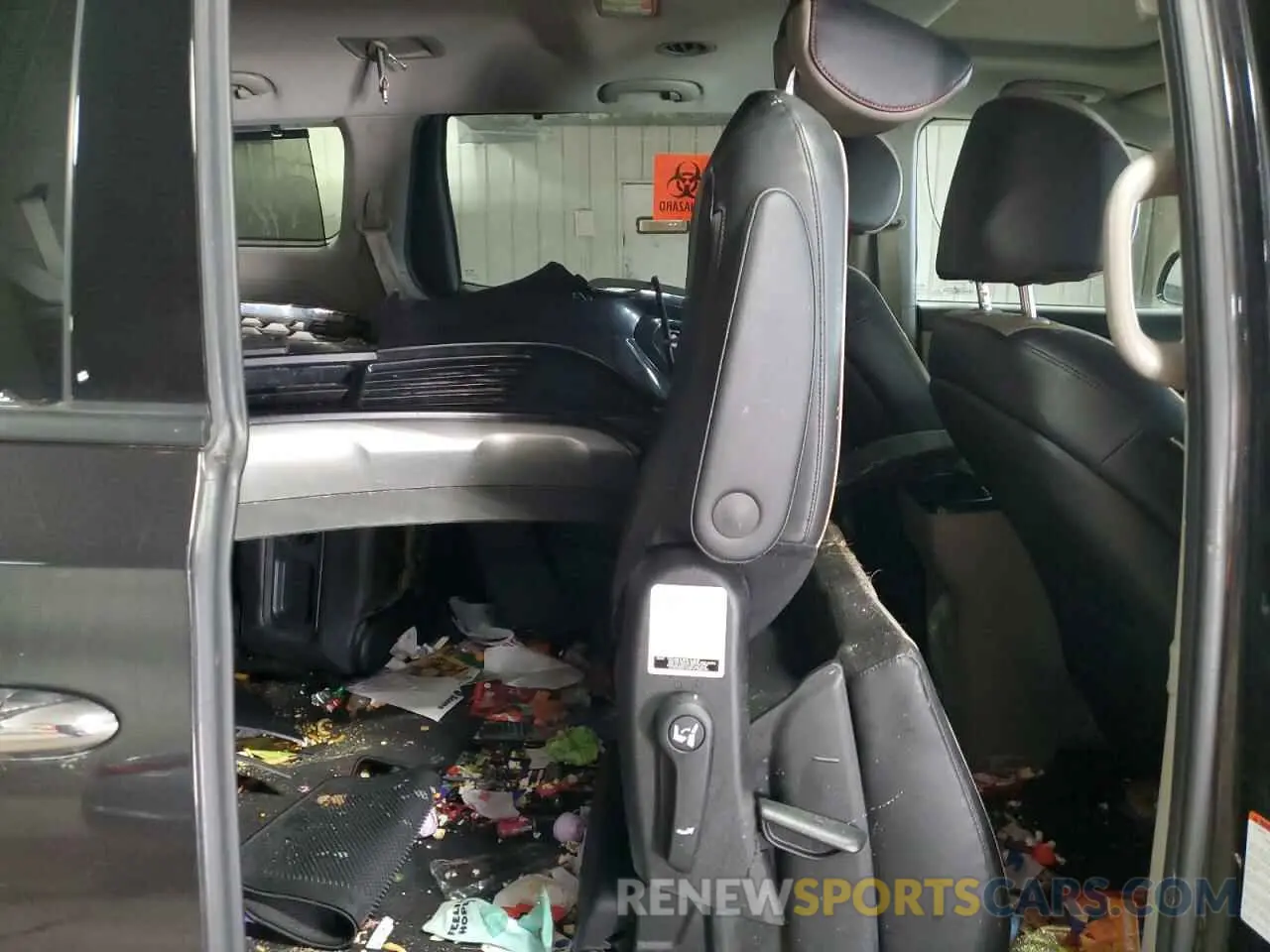 11 Photograph of a damaged car KNDMC5C16L6607032 KIA All Models 2020