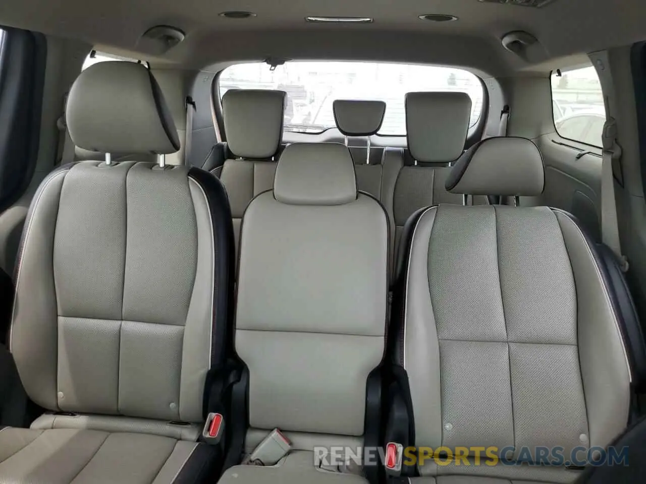 10 Photograph of a damaged car KNDMB5C17M6673366 KIA All Models 2021