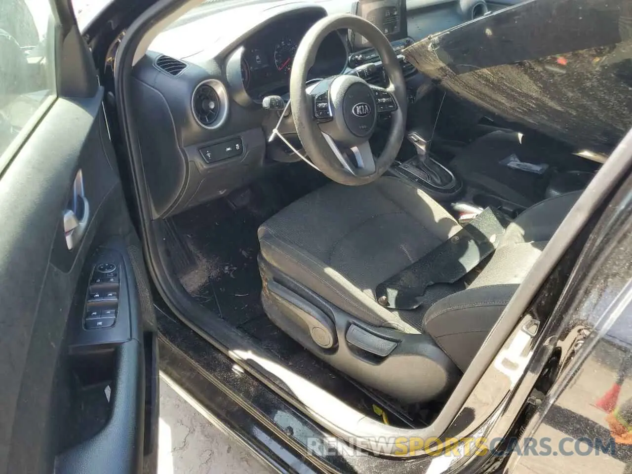 8 Photograph of a damaged car 3KPF24AD4KE027614 KIA AMANTI 2019