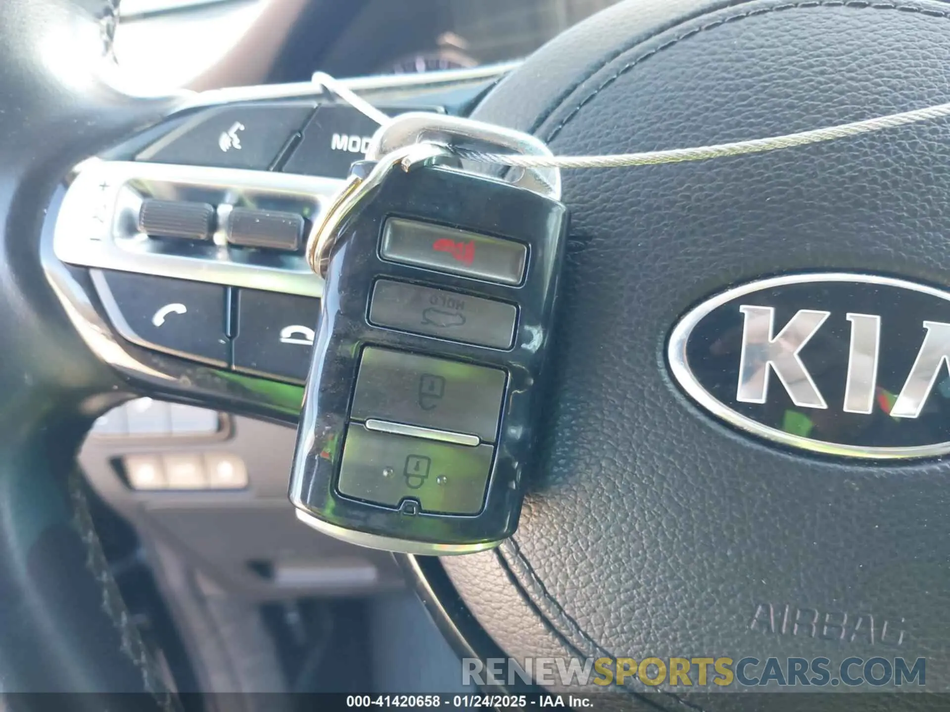 11 Photograph of a damaged car KNALC4J19K5171500 KIA CADENZA 2019