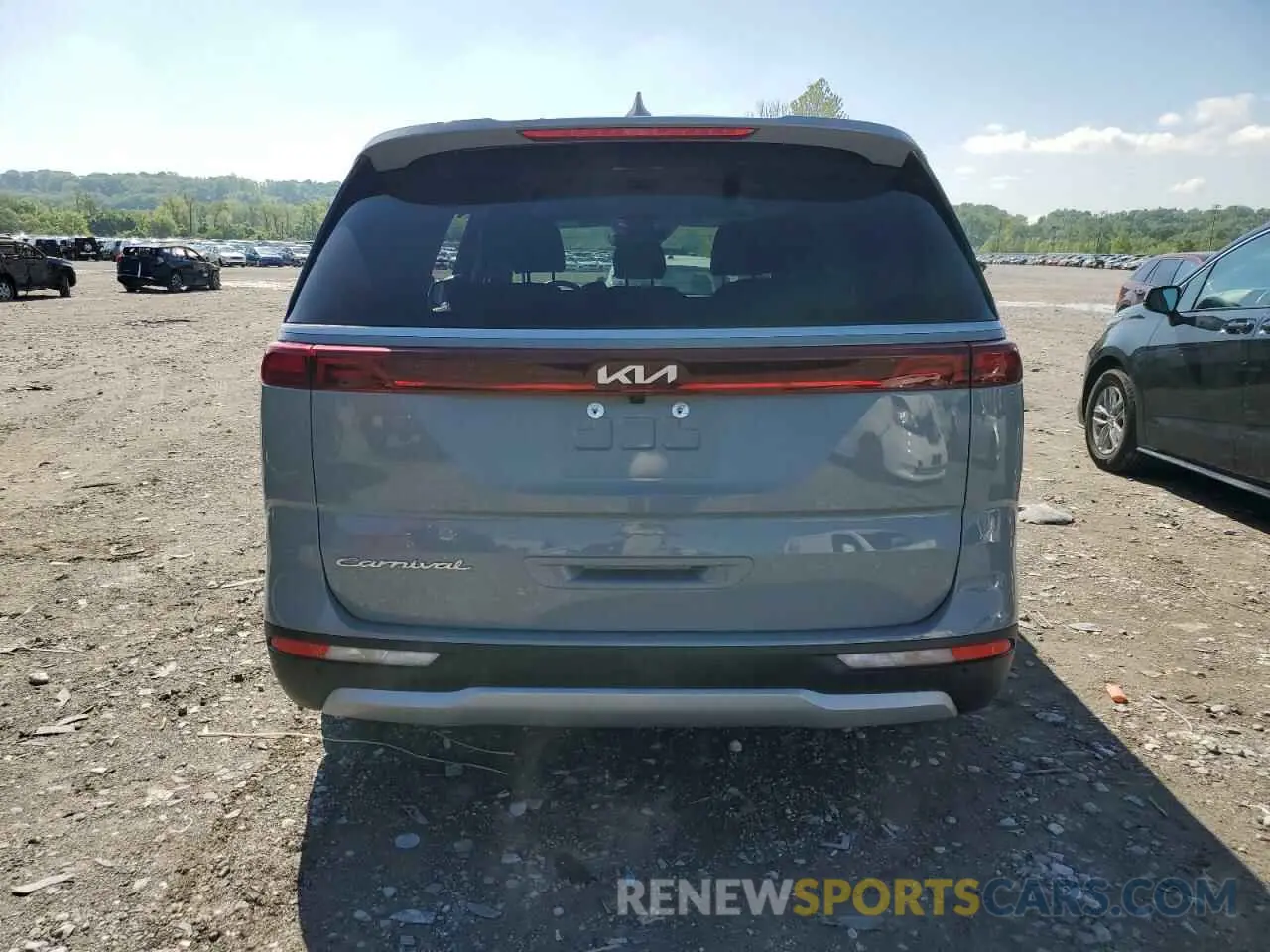 6 Photograph of a damaged car KNDNC5H35N6061924 KIA CARNIVAL E 2022