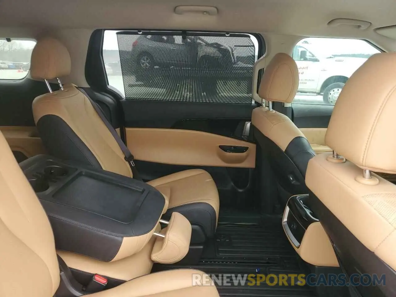 11 Фотография поврежденного автомобиля KNDNC5H30R6431537 KIA CARNIVAL E 2024