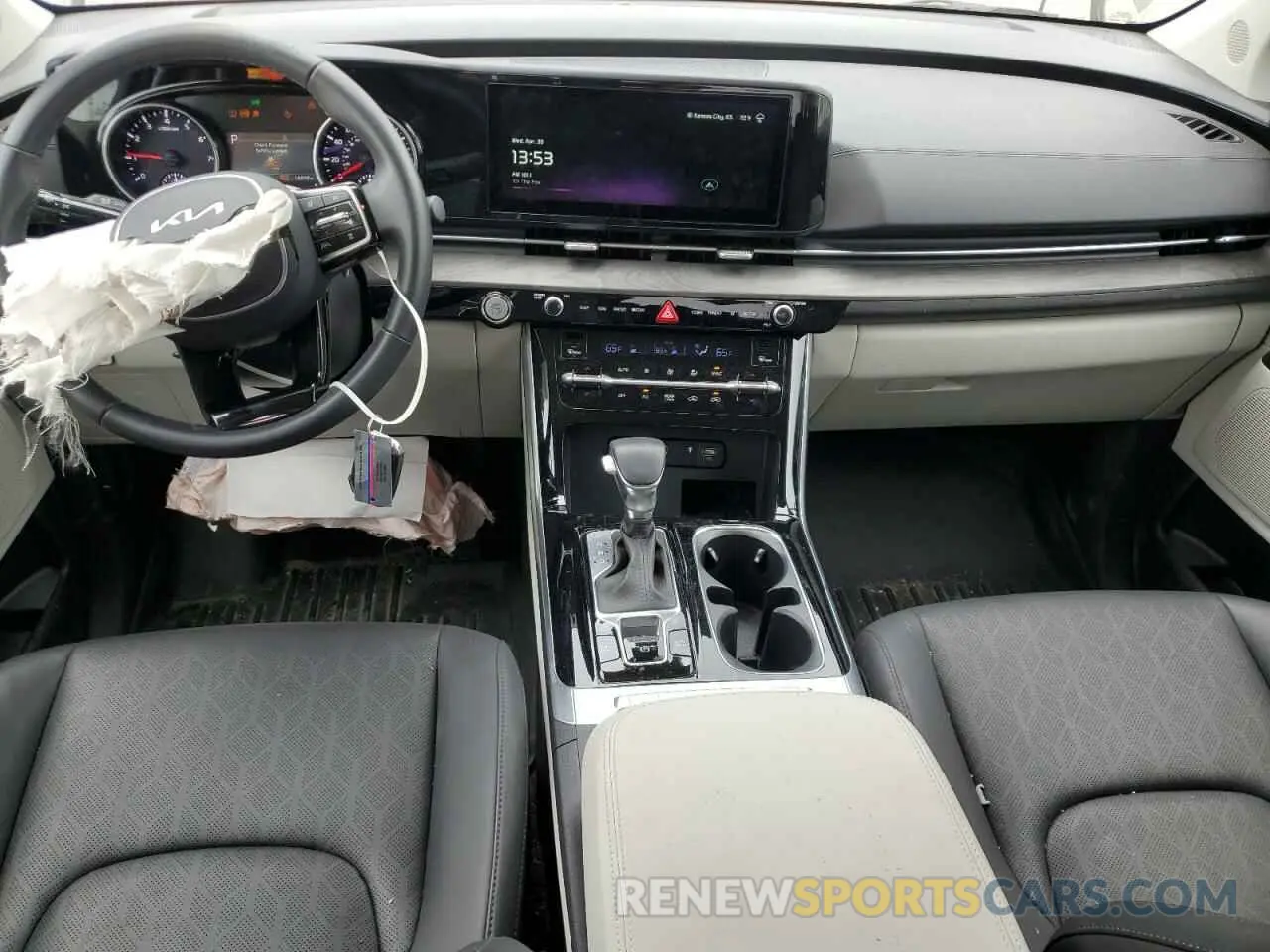 8 Photograph of a damaged car KNDNC5H32R6395835 KIA CARNIVAL E 2024