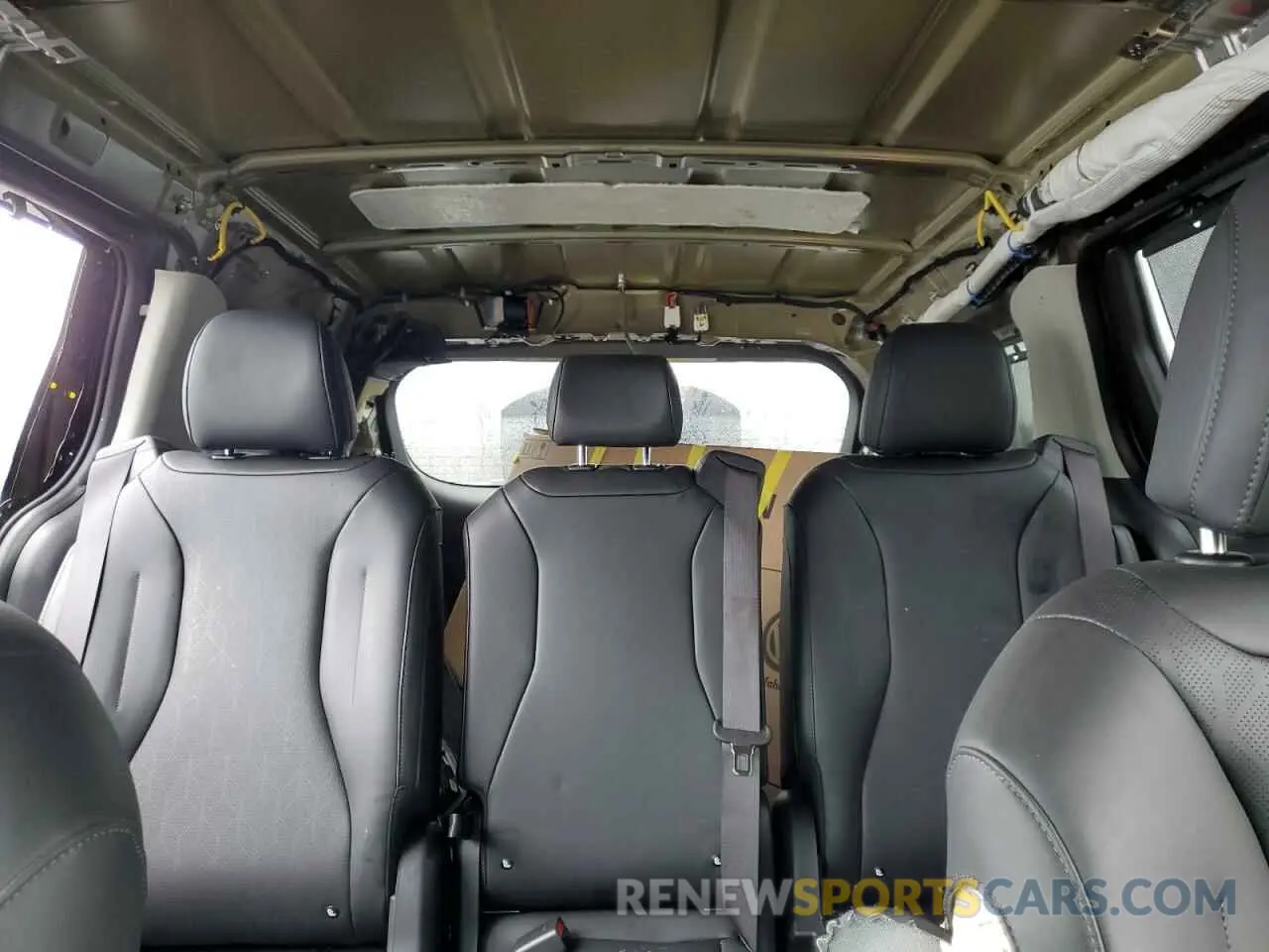 10 Photograph of a damaged car KNDNC5KA9S6029416 KIA CARNIVAL E 2025