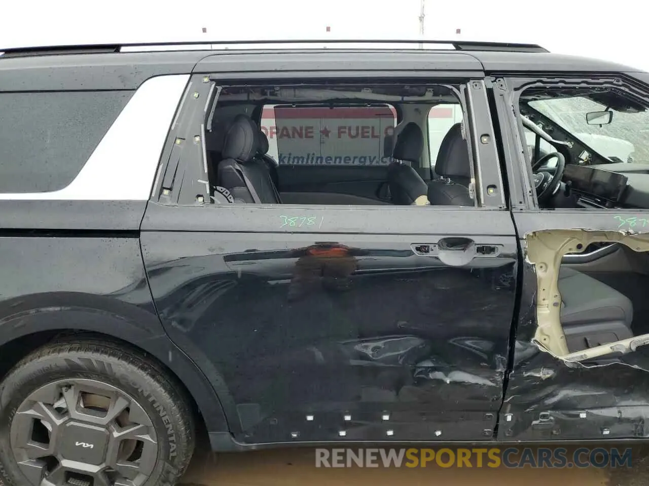 11 Photograph of a damaged car KNDNC5KA9S6029416 KIA CARNIVAL E 2025
