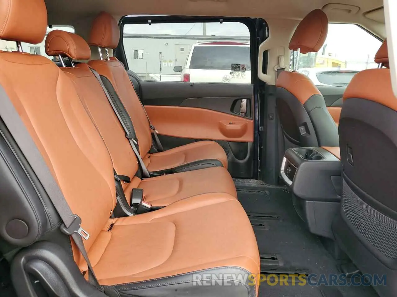 11 Photograph of a damaged car KNDNC5KAXS6032003 KIA CARNIVAL E 2025