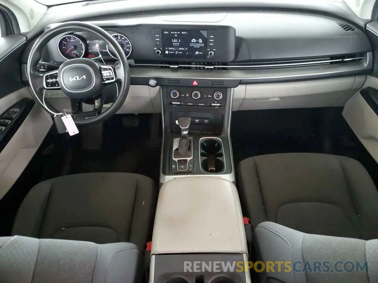 8 Photograph of a damaged car KNDNB4H30N6082418 KIA CARNIVAL L 2022