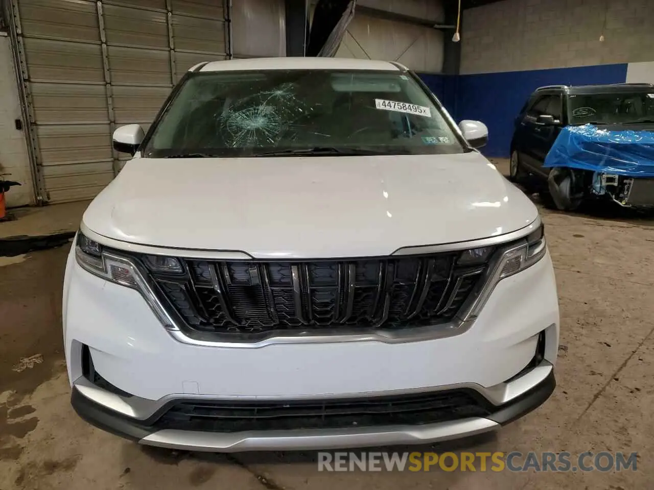 5 Photograph of a damaged car KNDNB4H30N6131911 KIA CARNIVAL L 2022