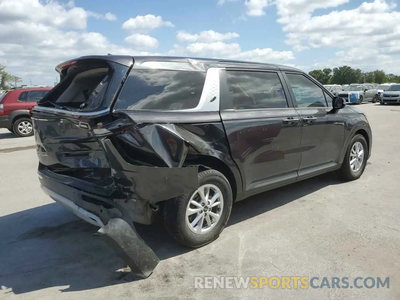 3 Photograph of a damaged car KNDNB4H35N6059474 KIA CARNIVAL L 2022