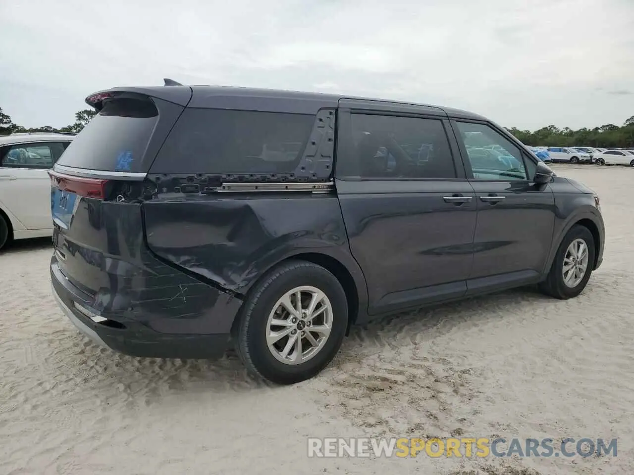 3 Фотография поврежденного автомобиля KNDNB4H35N6092541 KIA CARNIVAL L 2022