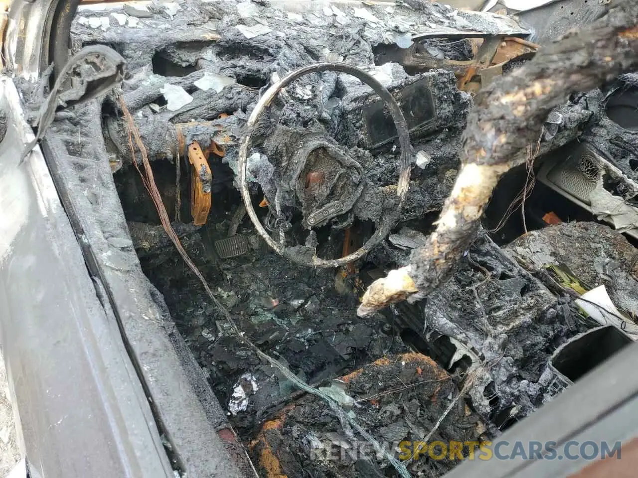 8 Photograph of a damaged car KNDNB4H38N6186039 KIA CARNIVAL L 2022