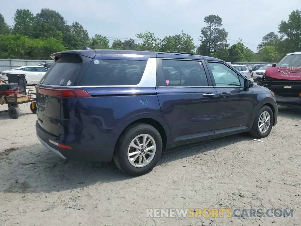 3 Photograph of a damaged car KNDNB4H31P6282940 KIA CARNIVAL L 2023