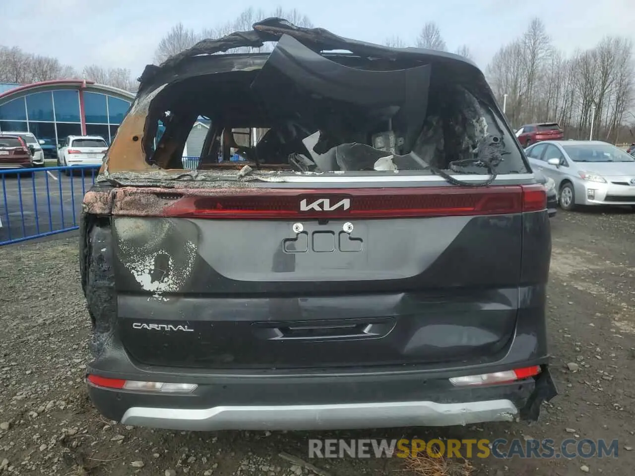 6 Photograph of a damaged car KNDNB4H32P6288262 KIA CARNIVAL L 2023