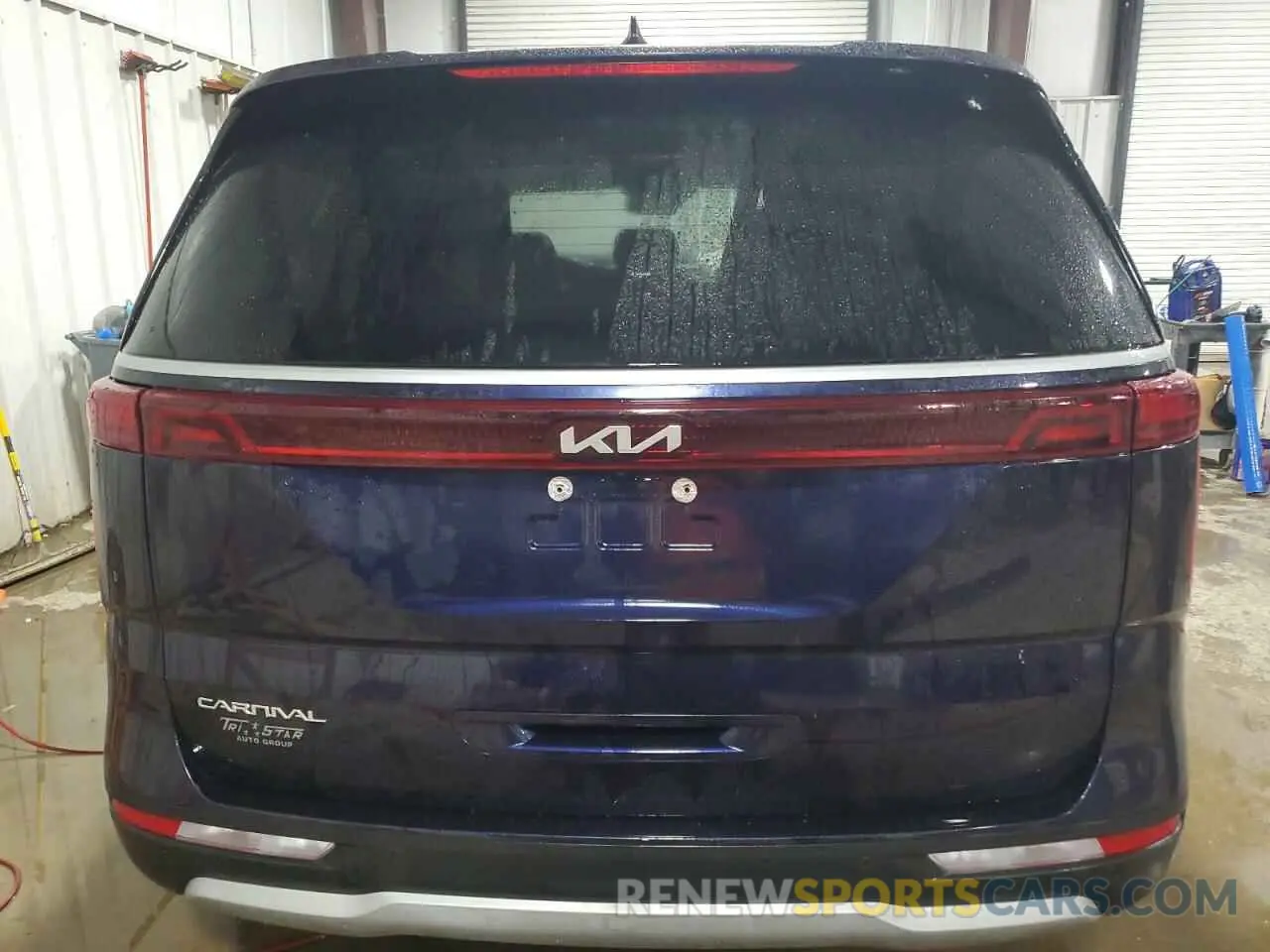 6 Photograph of a damaged car KNDNB4H37P6193583 KIA CARNIVAL L 2023