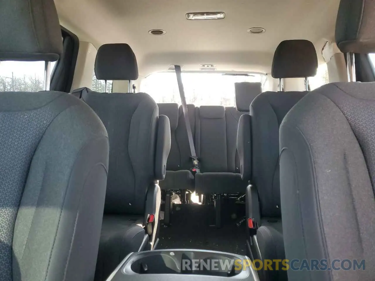 10 Photograph of a damaged car KNDNB4H37P6258786 KIA CARNIVAL L 2023